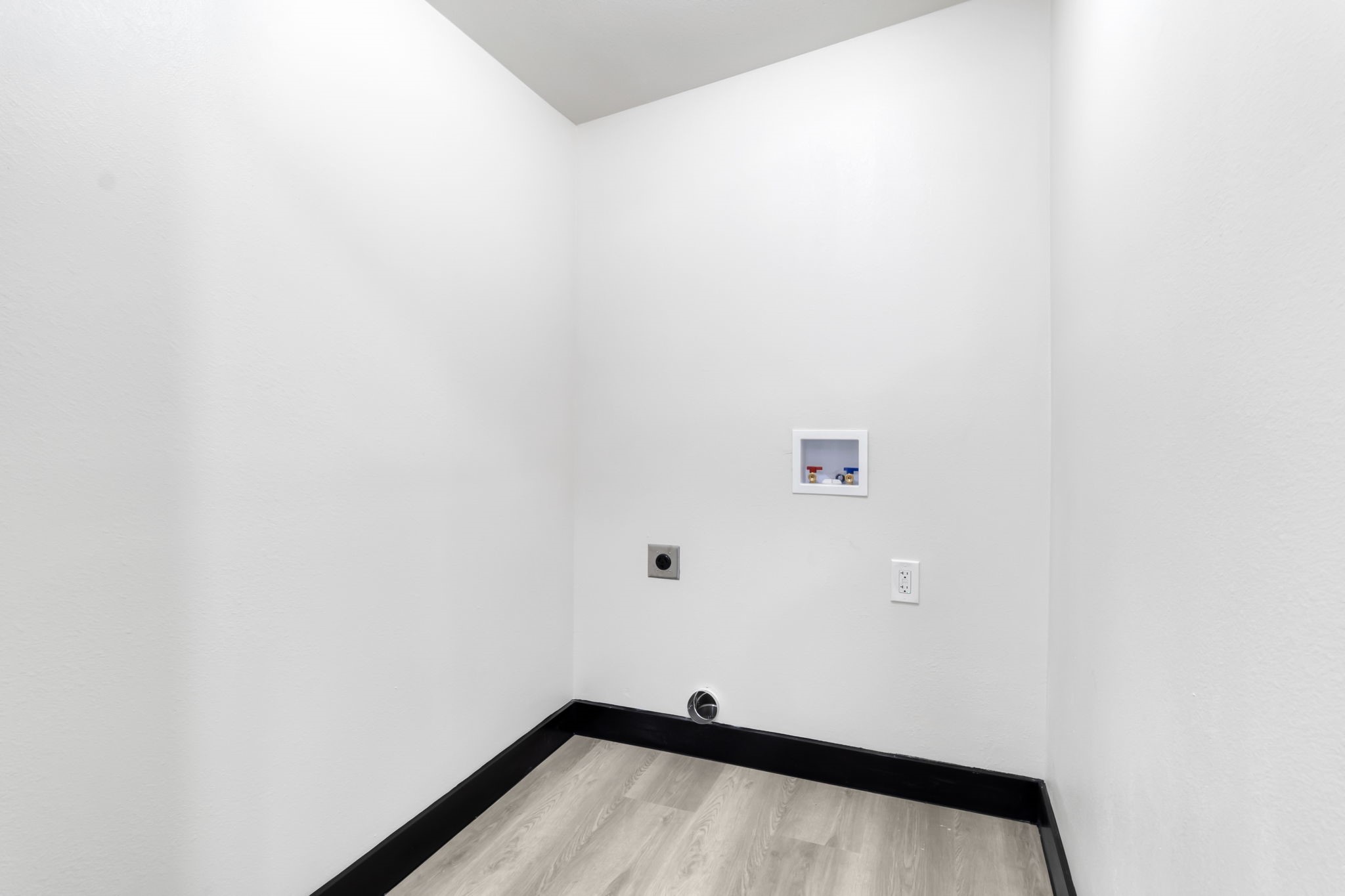424 Cora Street Property Photo 13