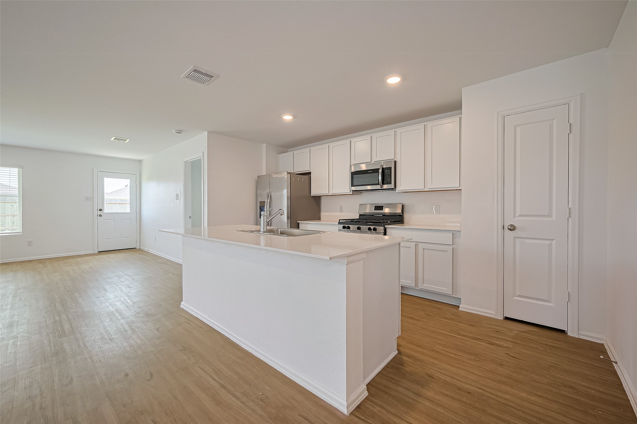 9603 Fulvetta Briar Court Property Photo 7