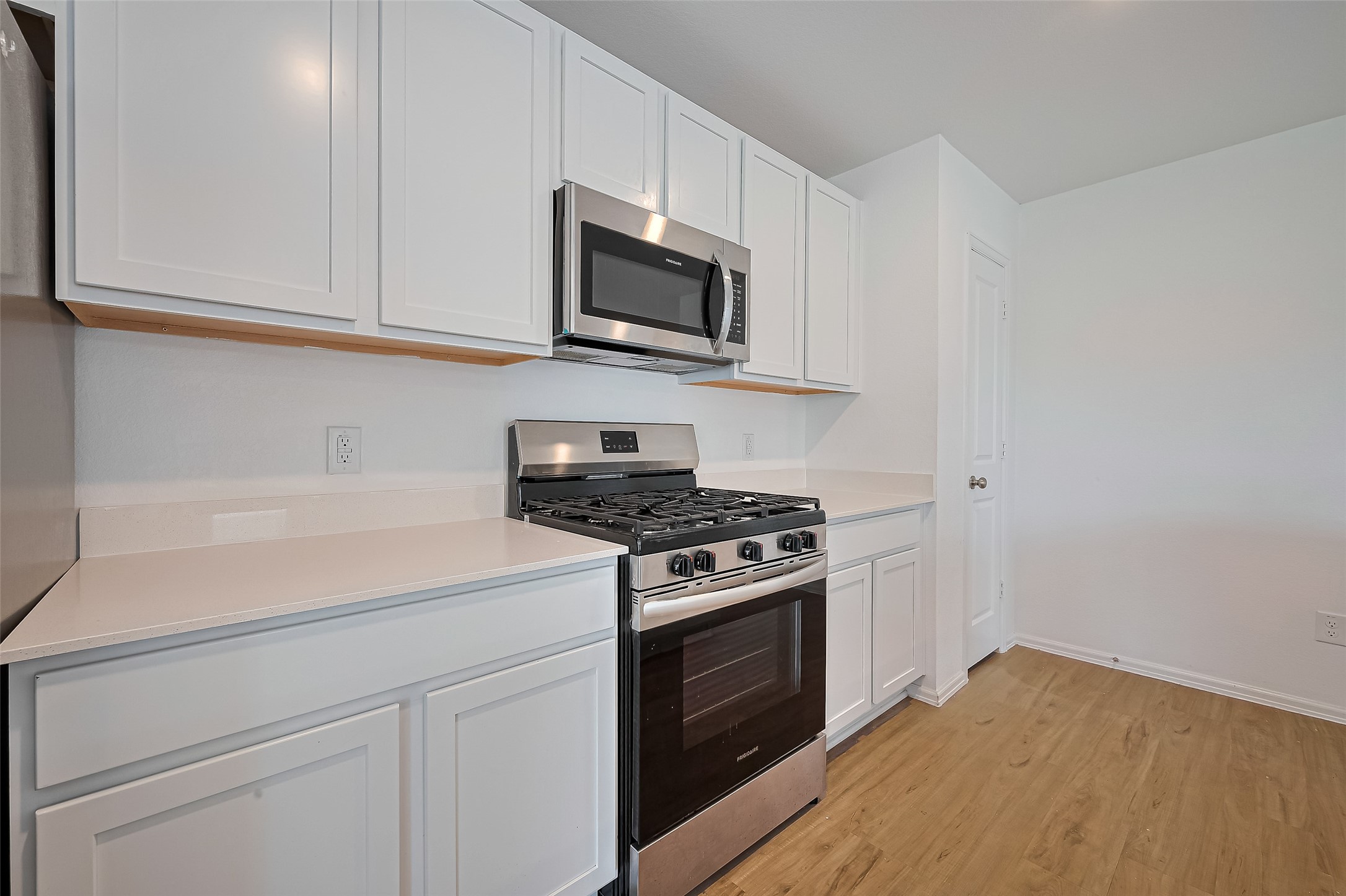 9603 Fulvetta Briar Court Property Photo 11