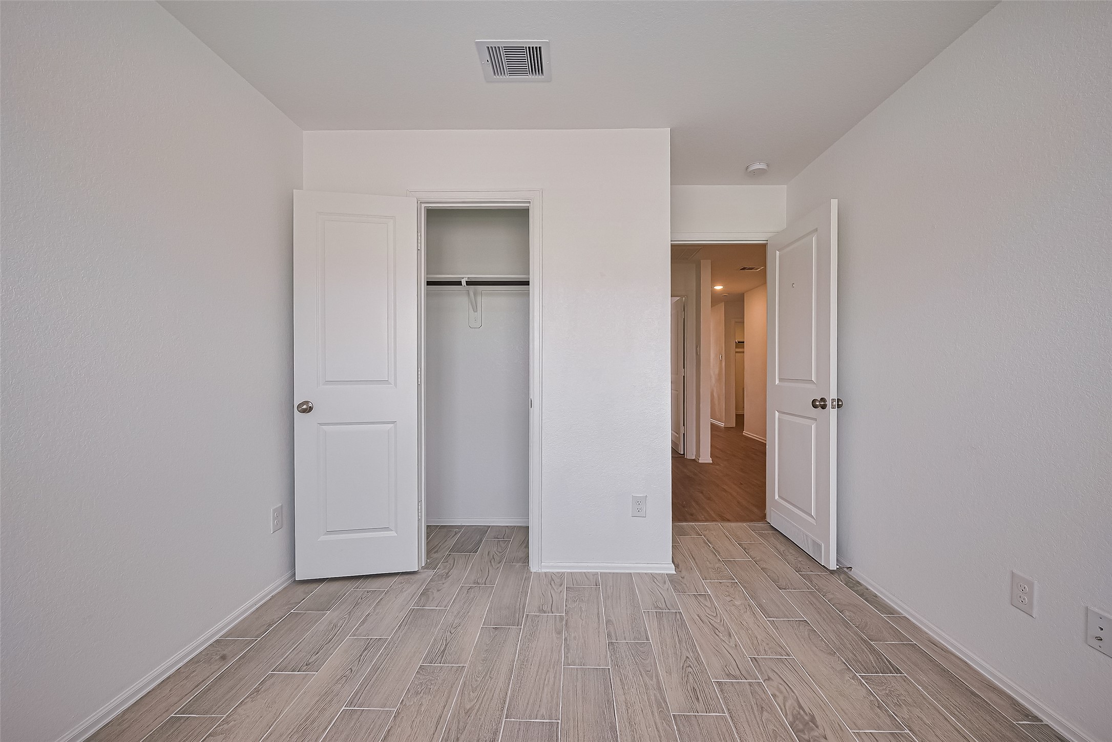 9603 Fulvetta Briar Court Property Photo 18
