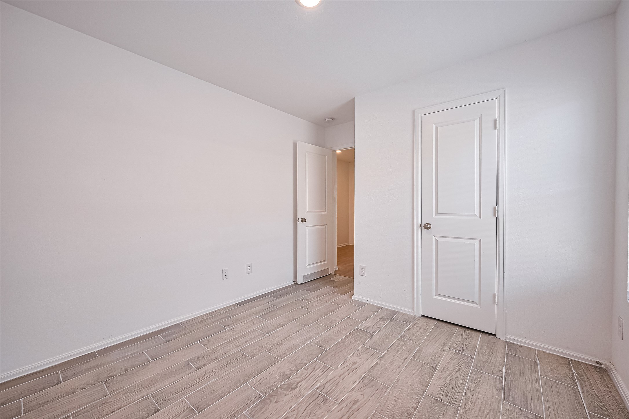9603 Fulvetta Briar Court Property Photo 23