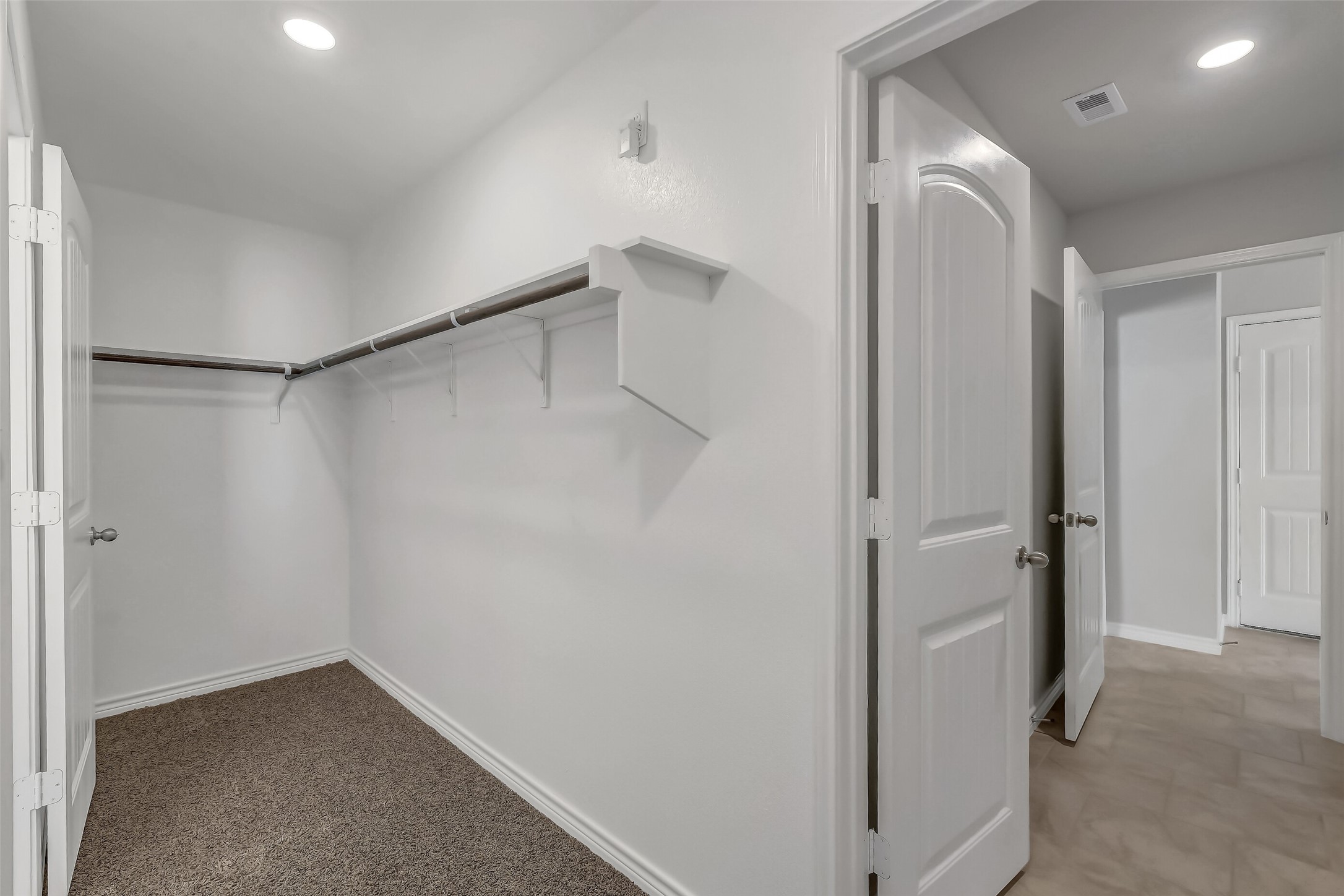 2136 Chief Street Property Photo 24
