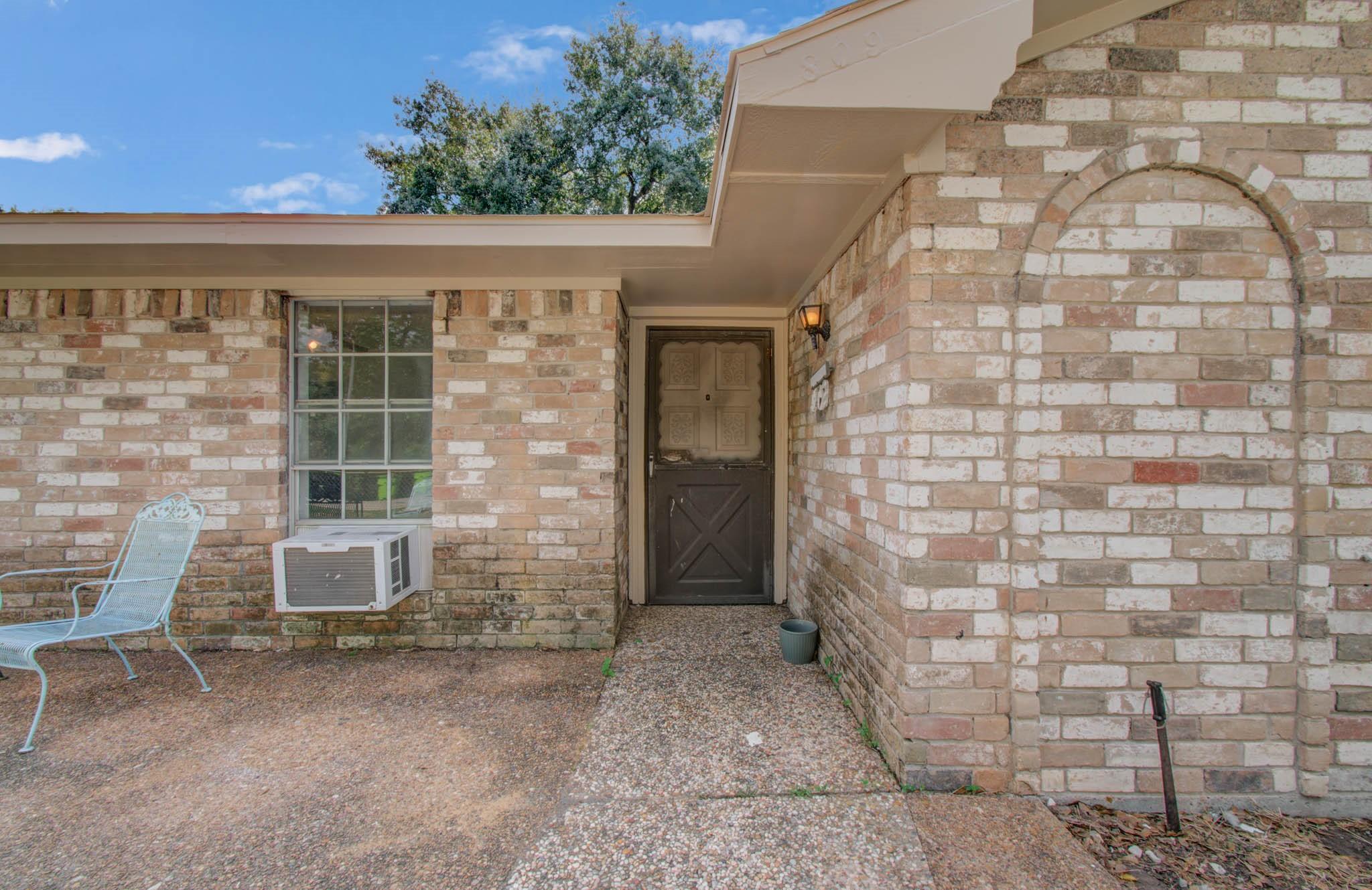 809 Collins Street Property Photo 3