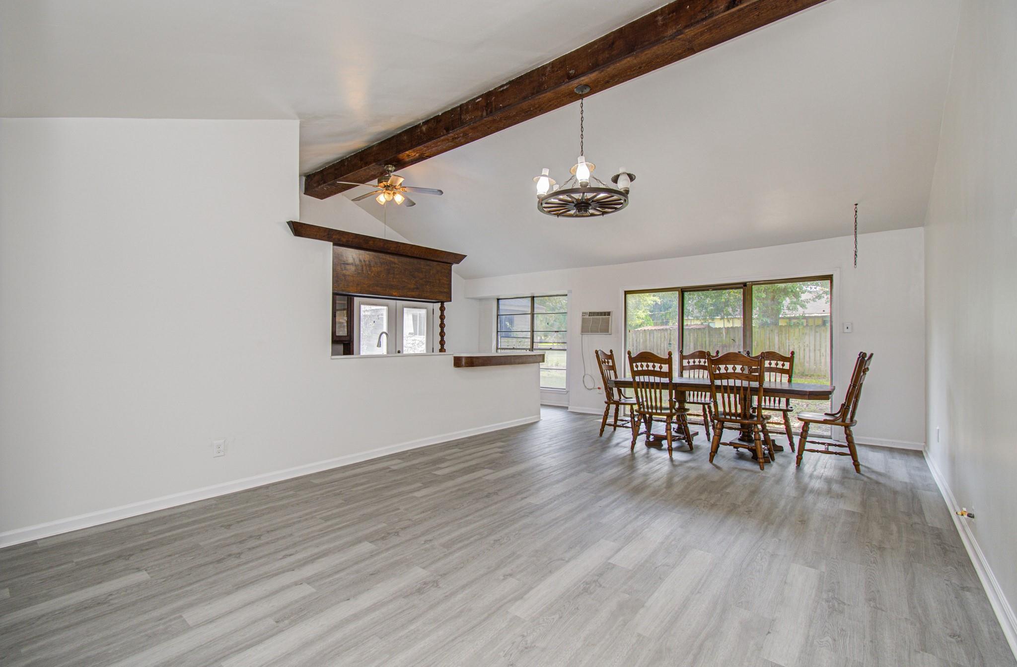 809 Collins Street Property Photo 12