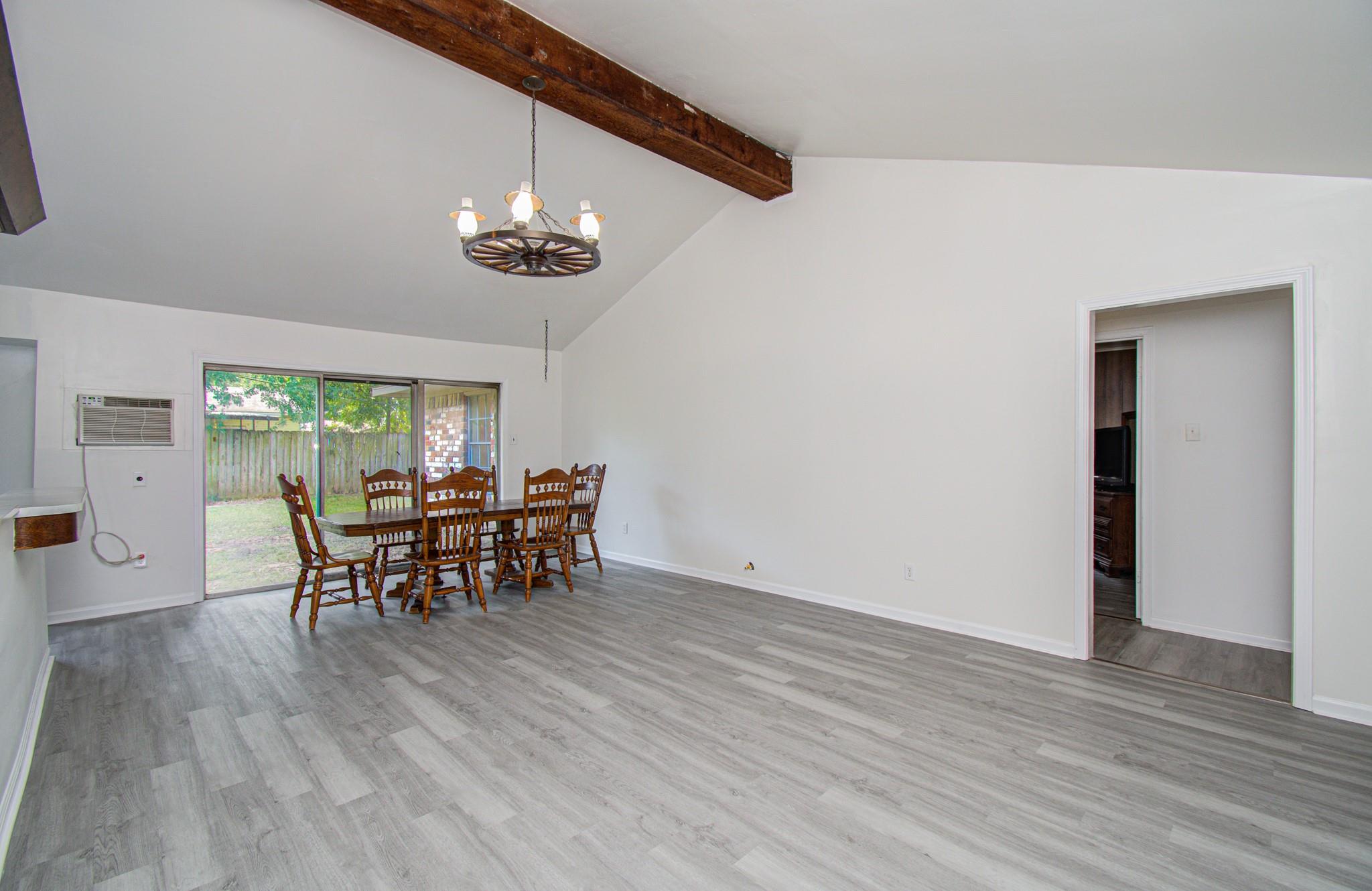 809 Collins Street Property Photo 13