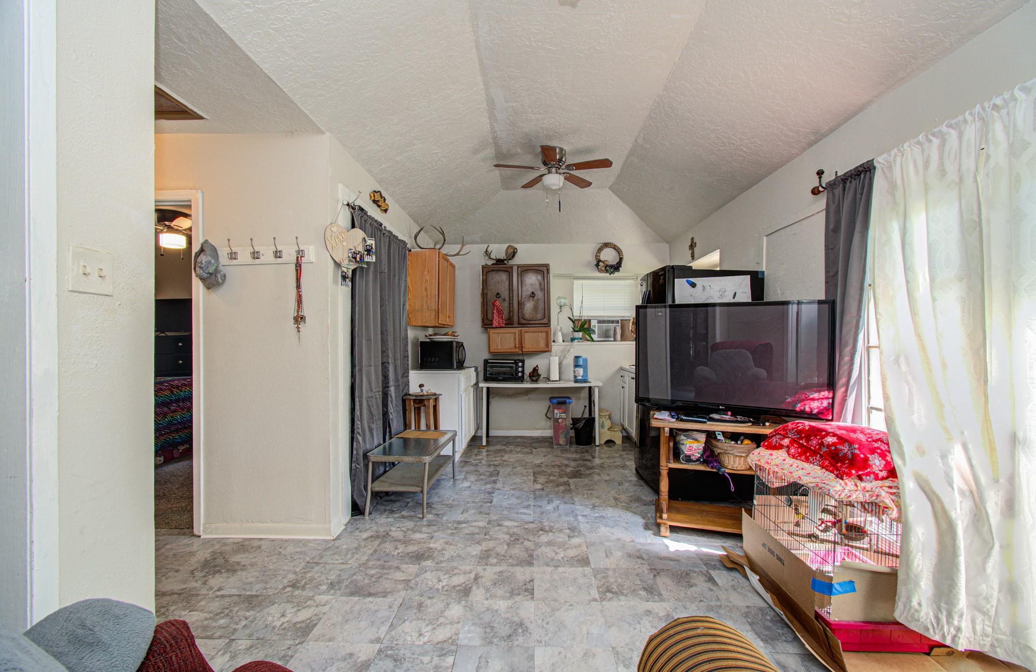 809 Collins Street Property Photo 41