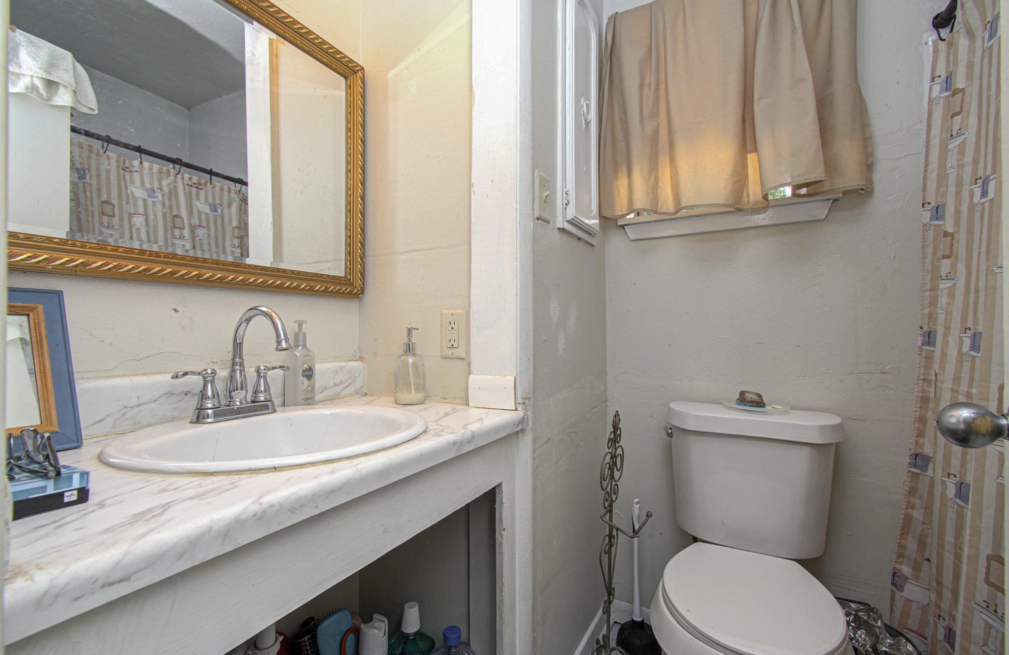 809 Collins Street Property Photo 45