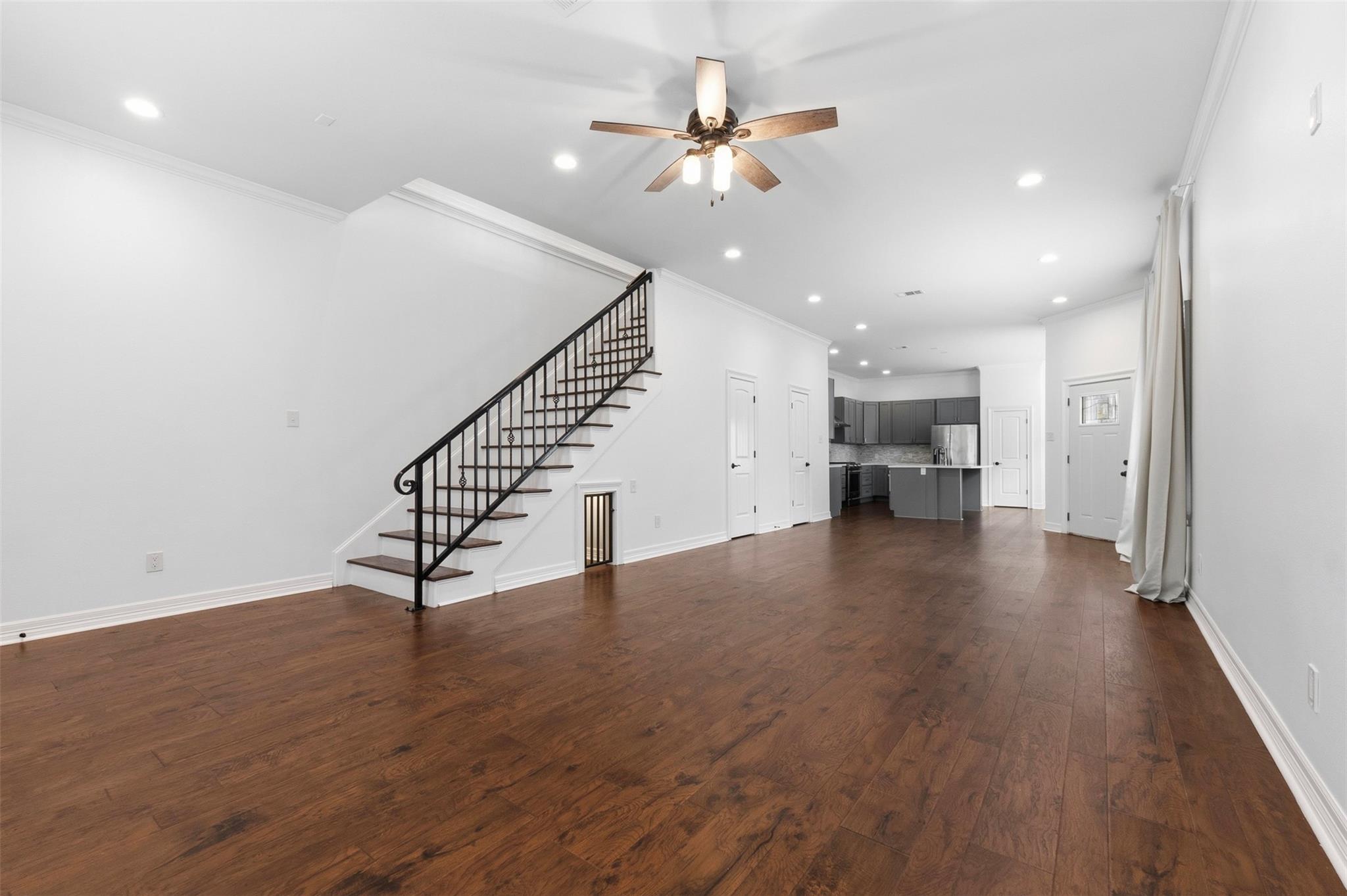 522 E 39th Street Property Photo 2