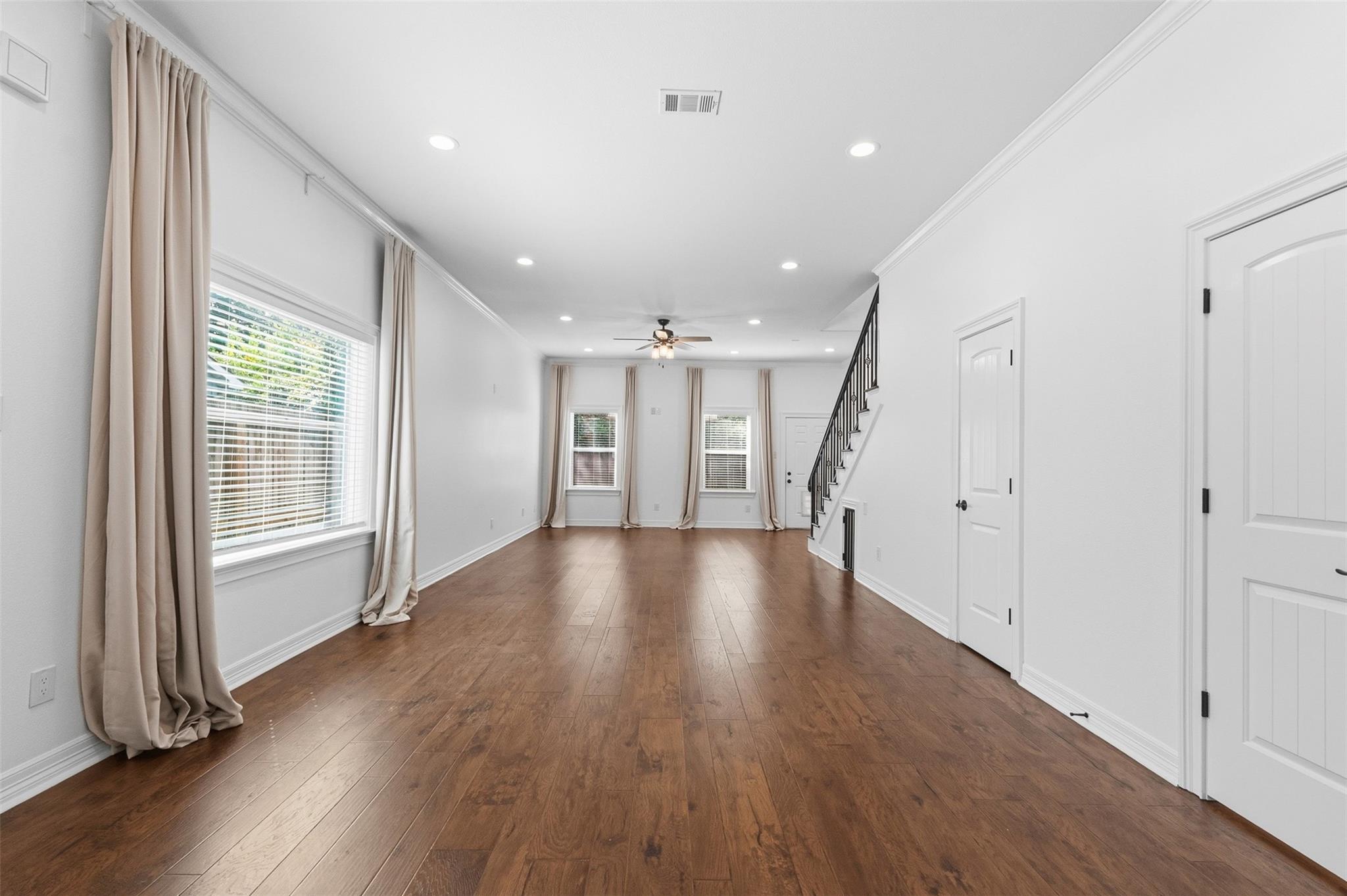 522 E 39th Street Property Photo 10