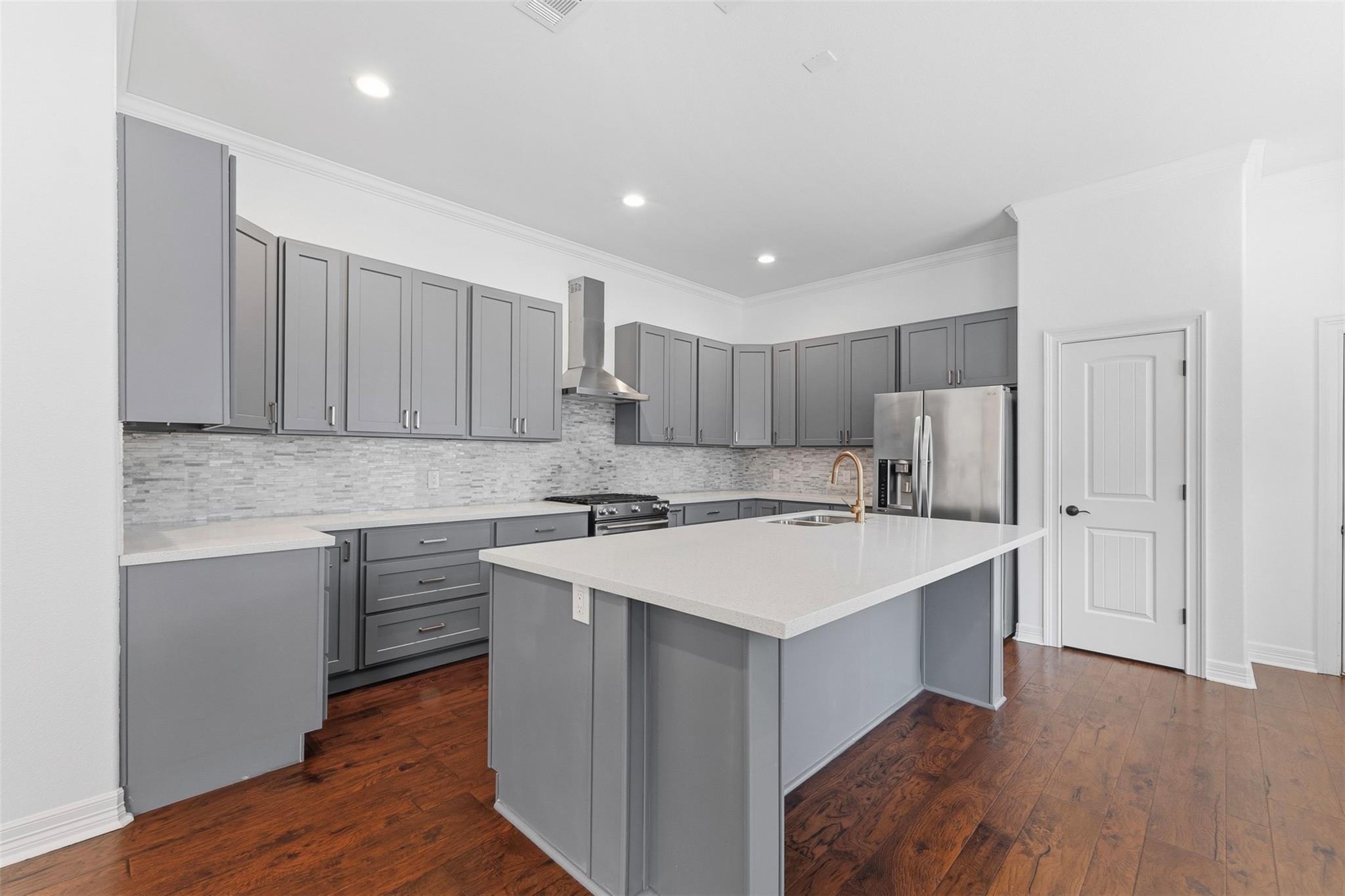 522 E 39th Street Property Photo 17