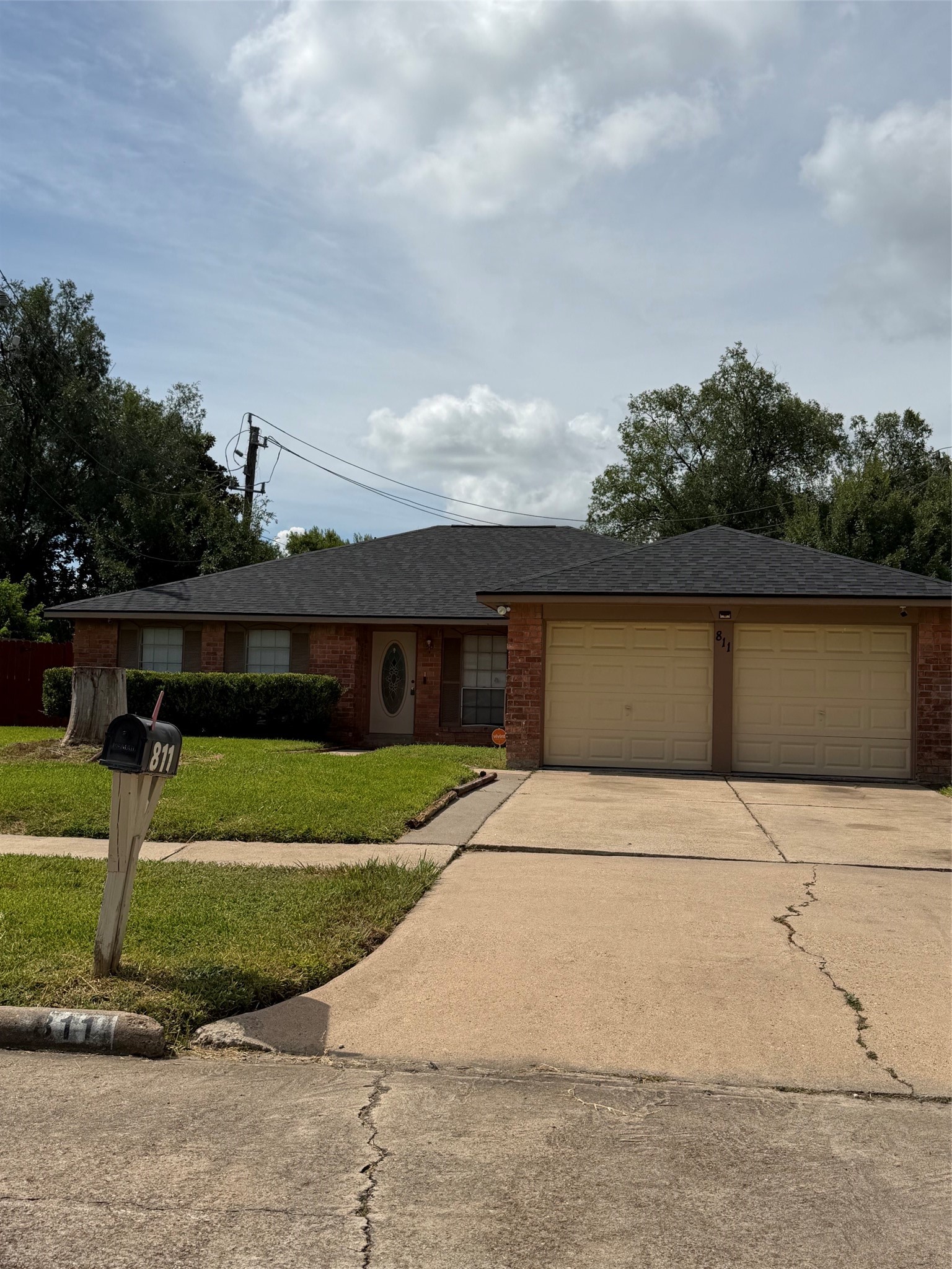811 Whispering Pine Drive Property Photo 2