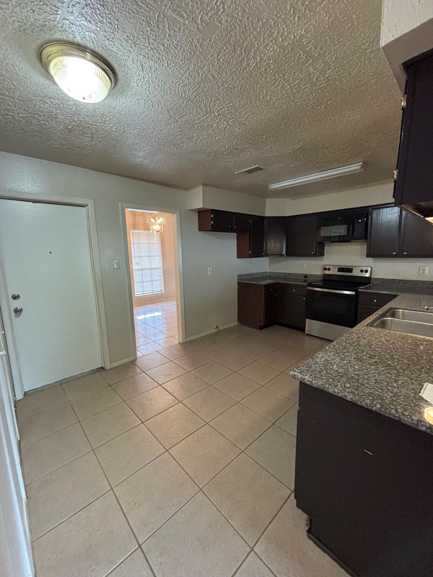 811 Whispering Pine Drive Property Photo 3