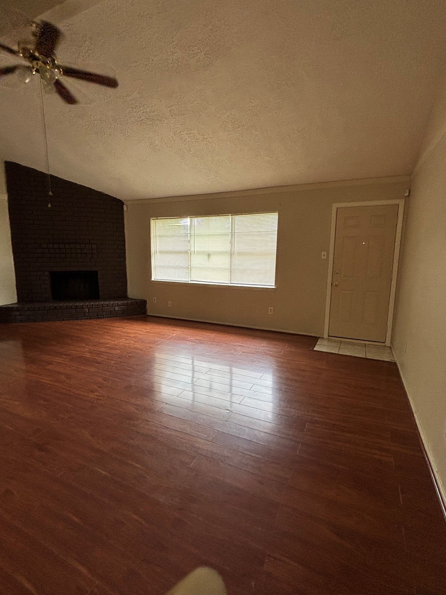811 Whispering Pine Drive Property Photo 7
