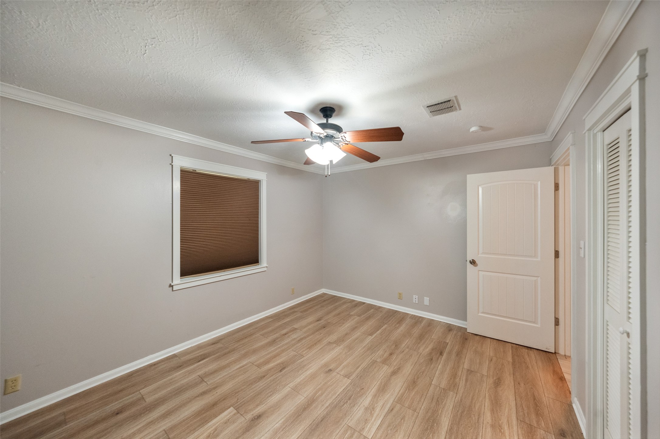 71 Hiwon Drive Property Photo 16