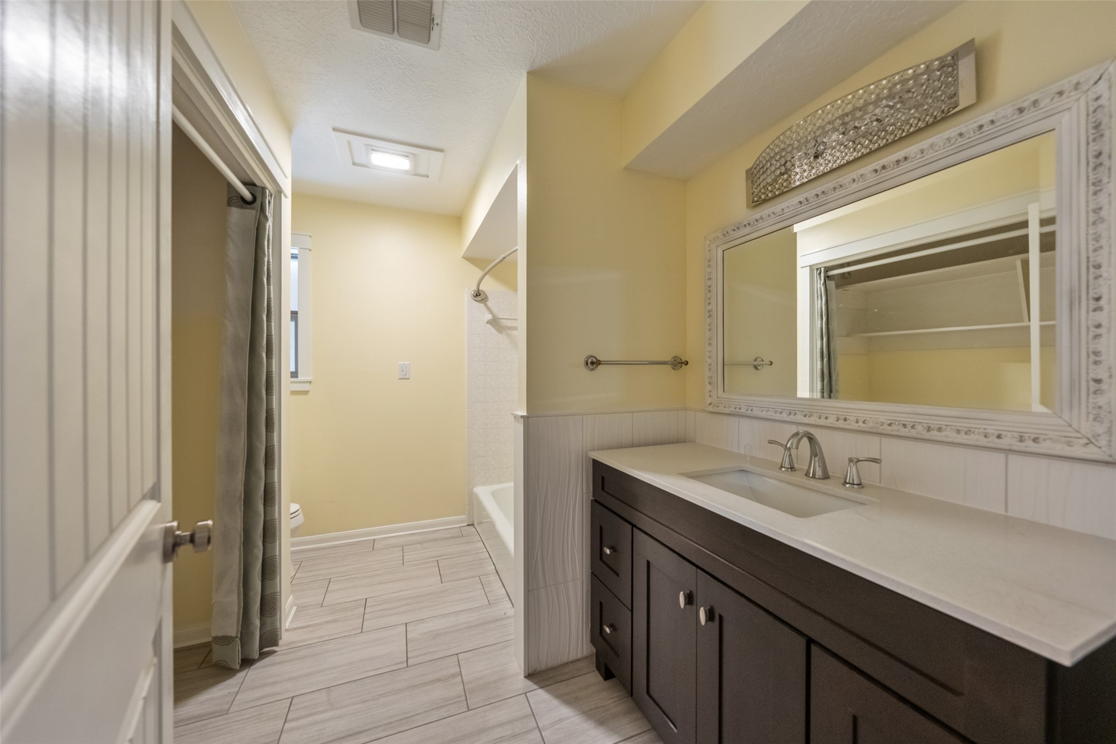 71 Hiwon Drive Property Photo 17