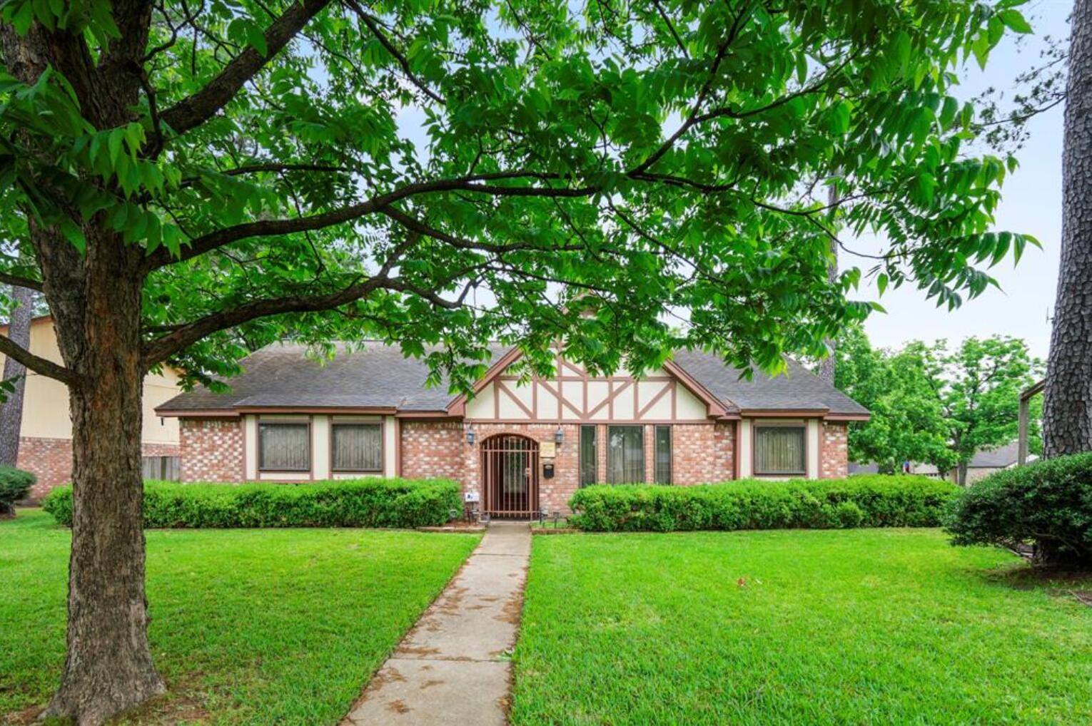 5727 Arbor Vitae Drive Property Photo 1