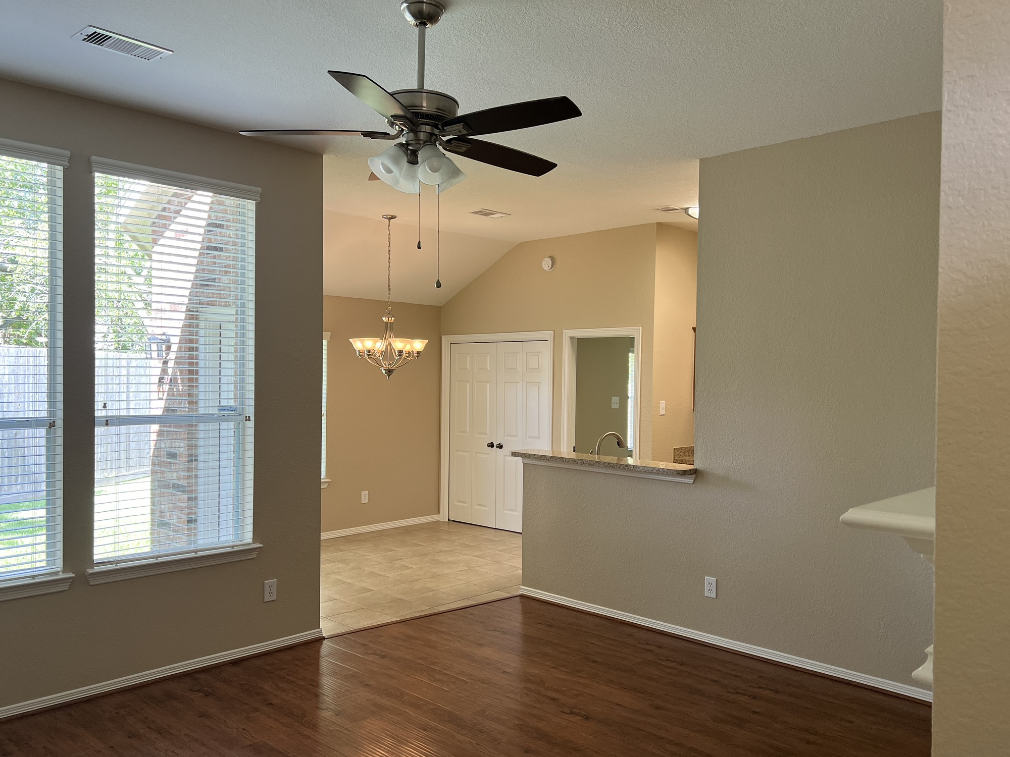1826 Sherwood Forest Circle Property Photo 4