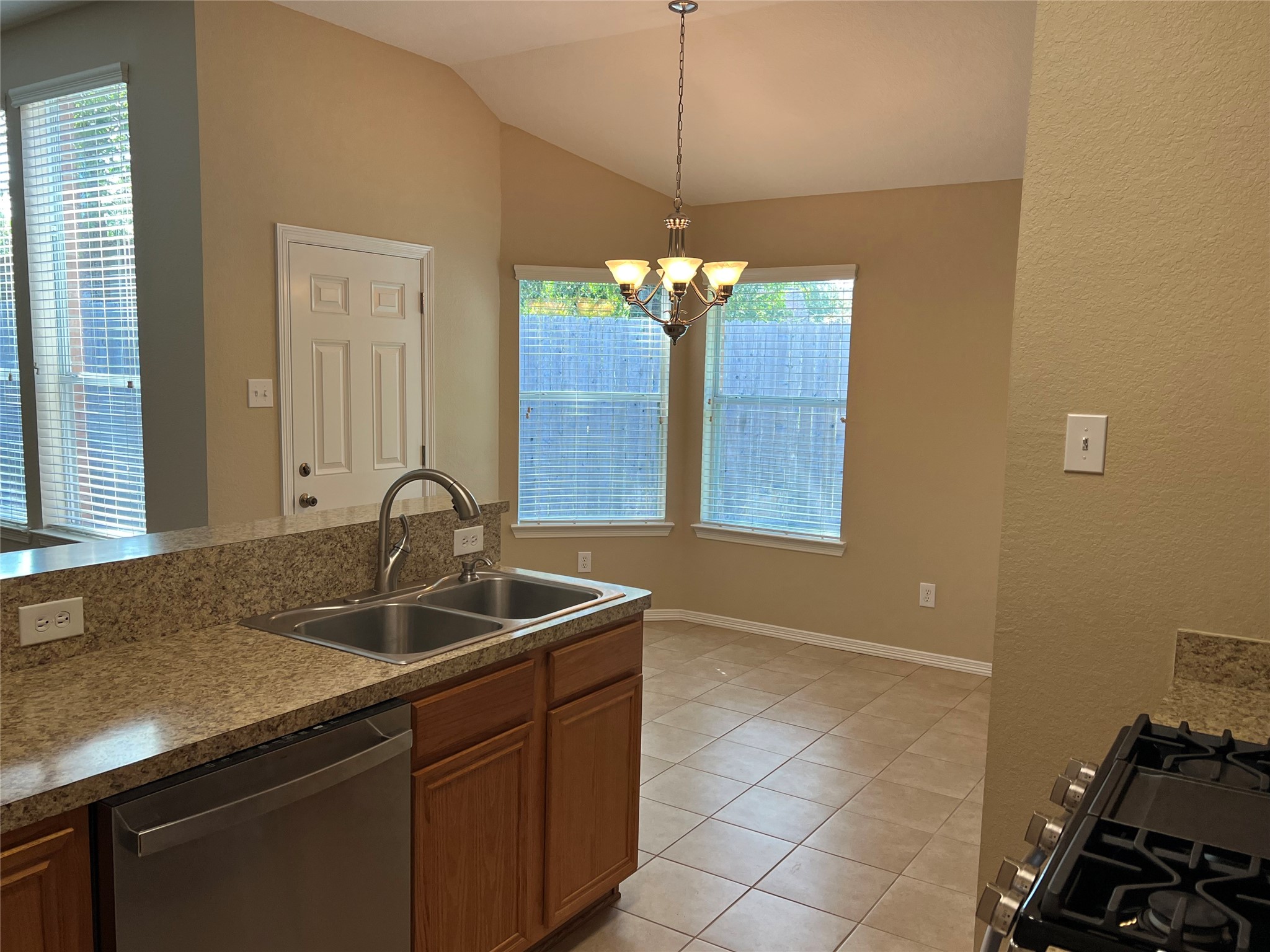 1826 Sherwood Forest Circle Property Photo 7