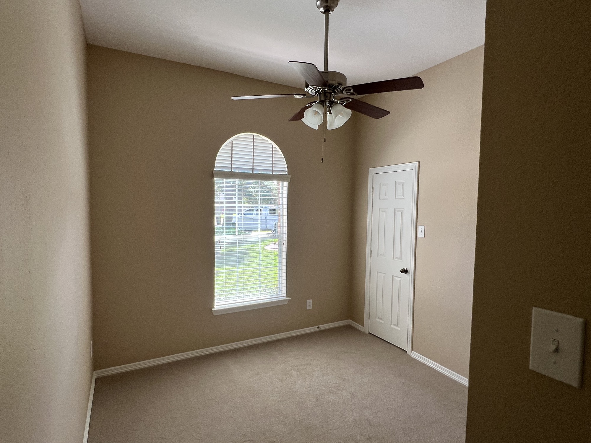 1826 Sherwood Forest Circle Property Photo 8