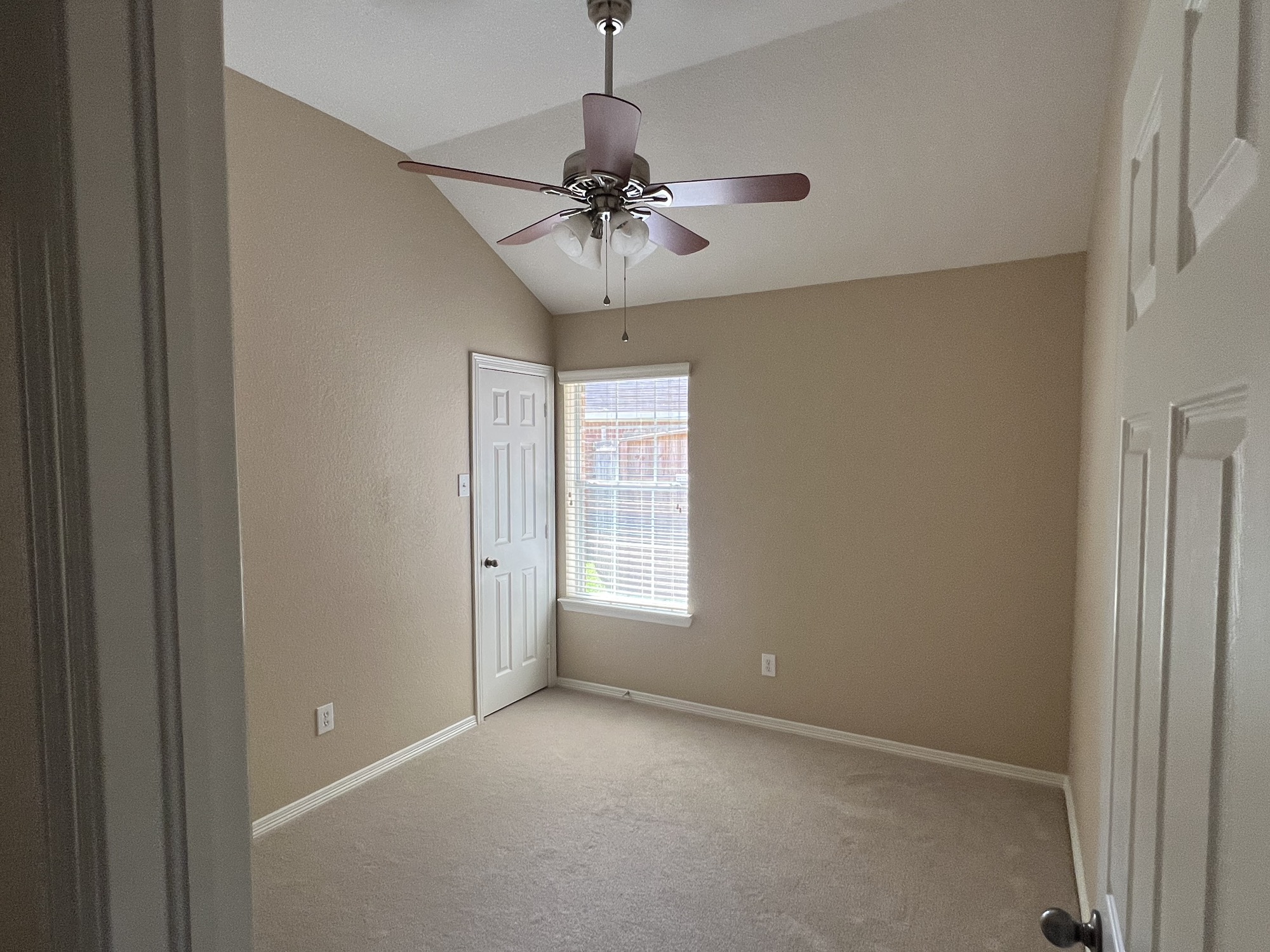 1826 Sherwood Forest Circle Property Photo 9