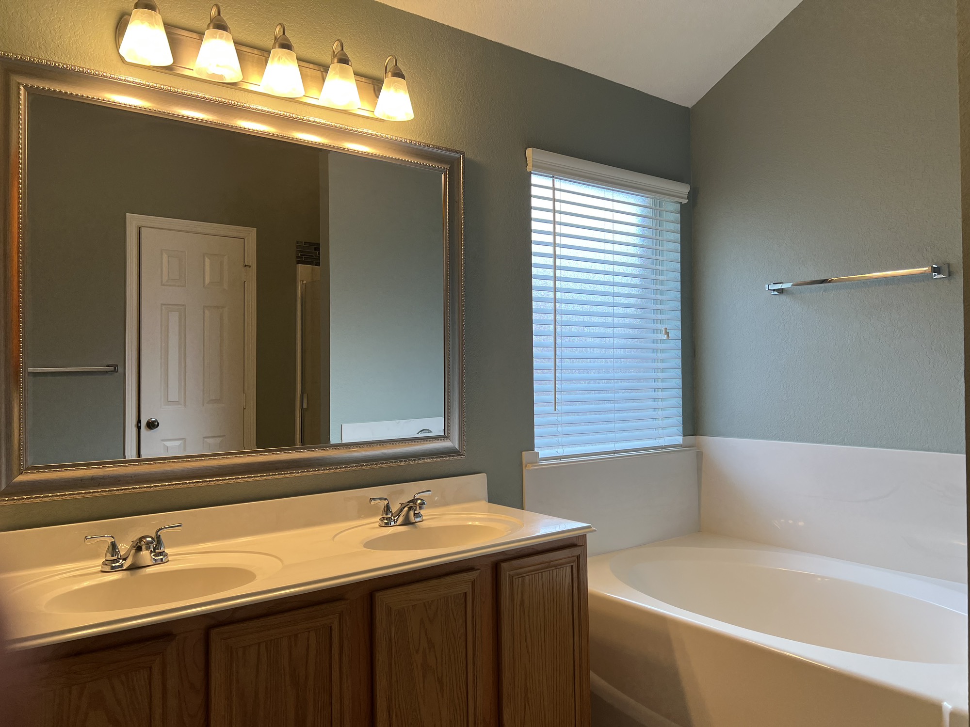 1826 Sherwood Forest Circle Property Photo 12