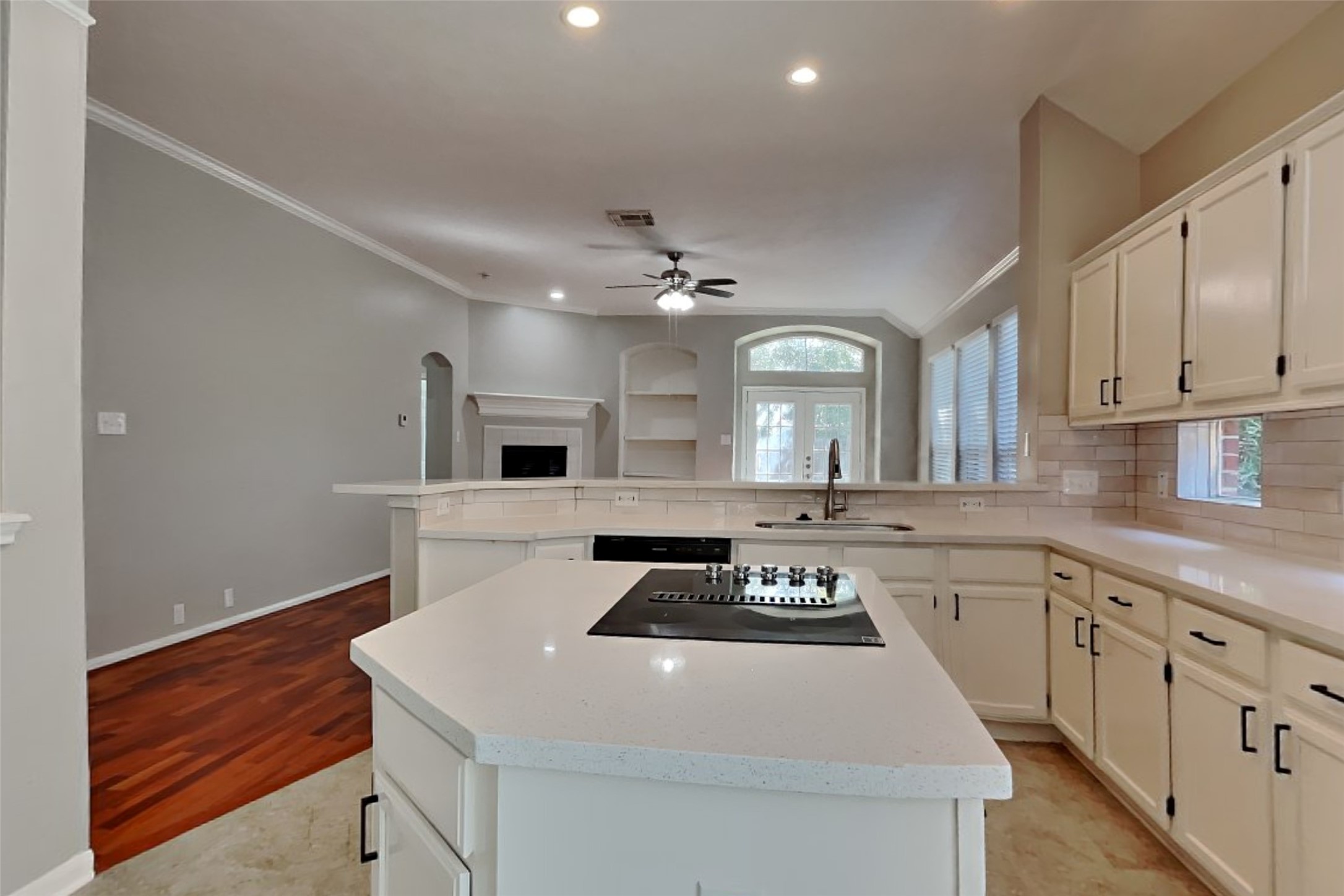 7219 Bethany Bay Drive Property Photo 5