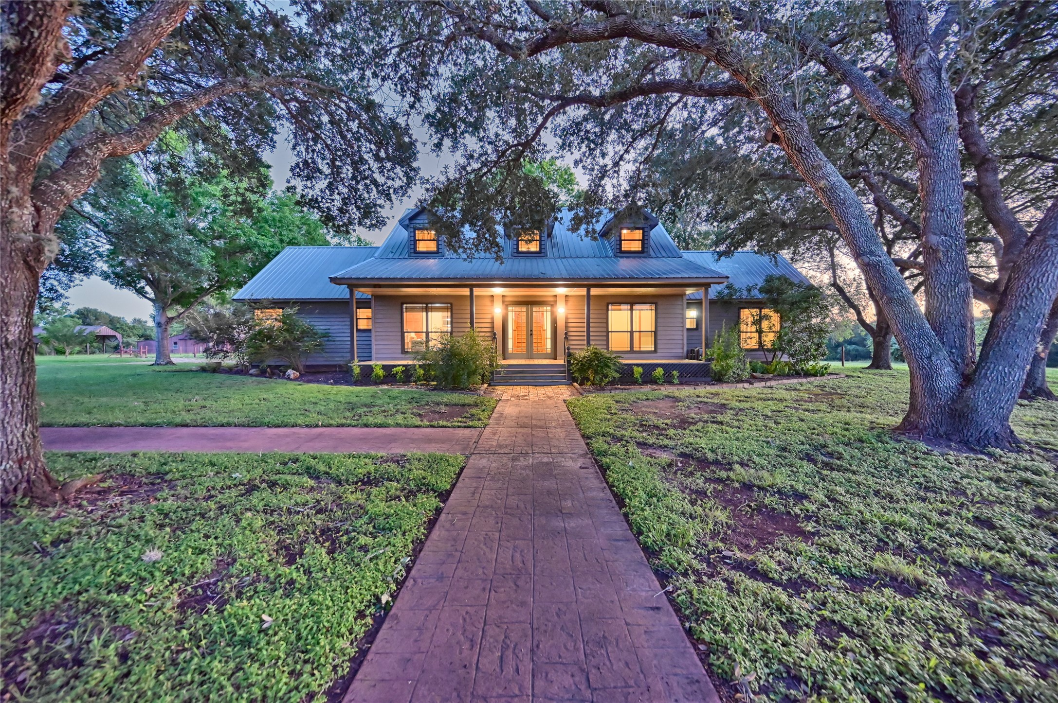 8351 Highway 290 W Property Photo 1