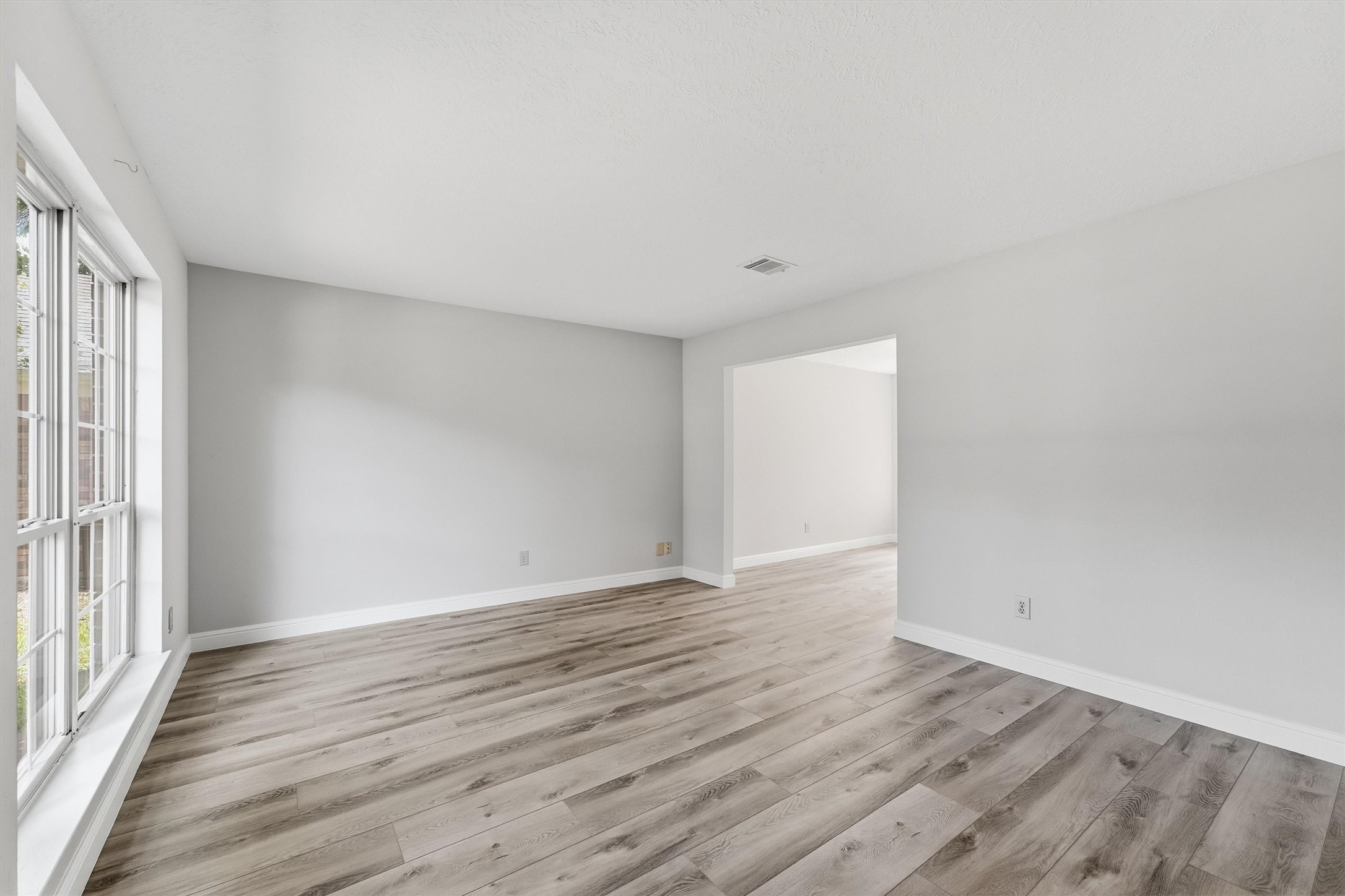 5502 Maple Square Drive Property Photo 10