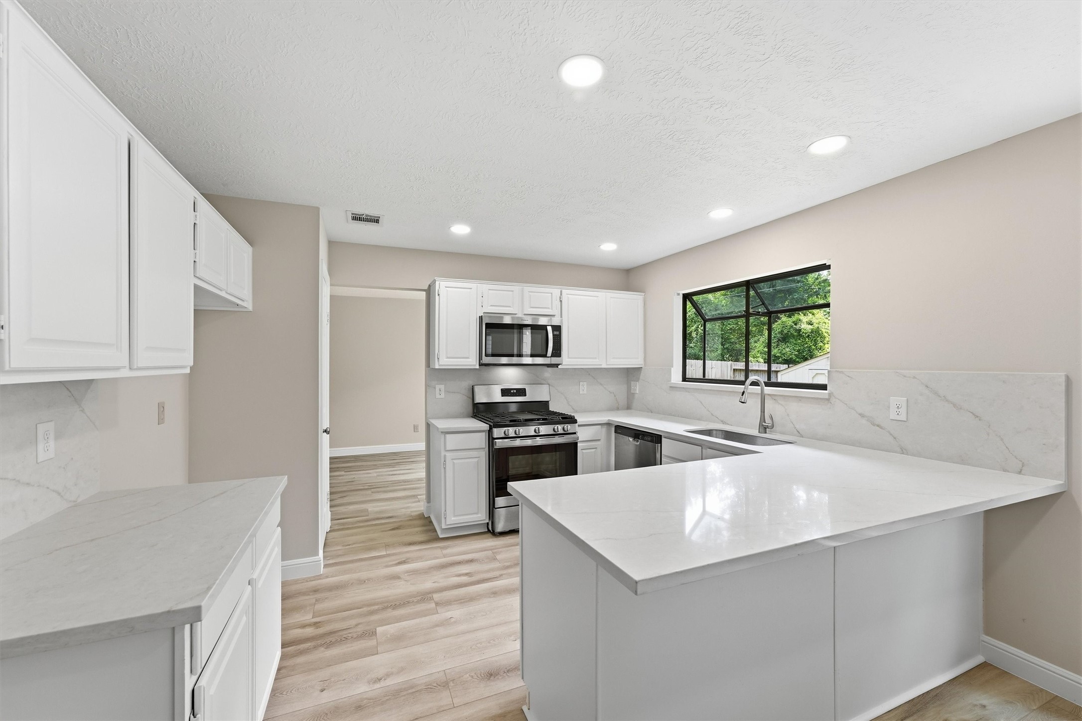 5502 Maple Square Drive Property Photo 15