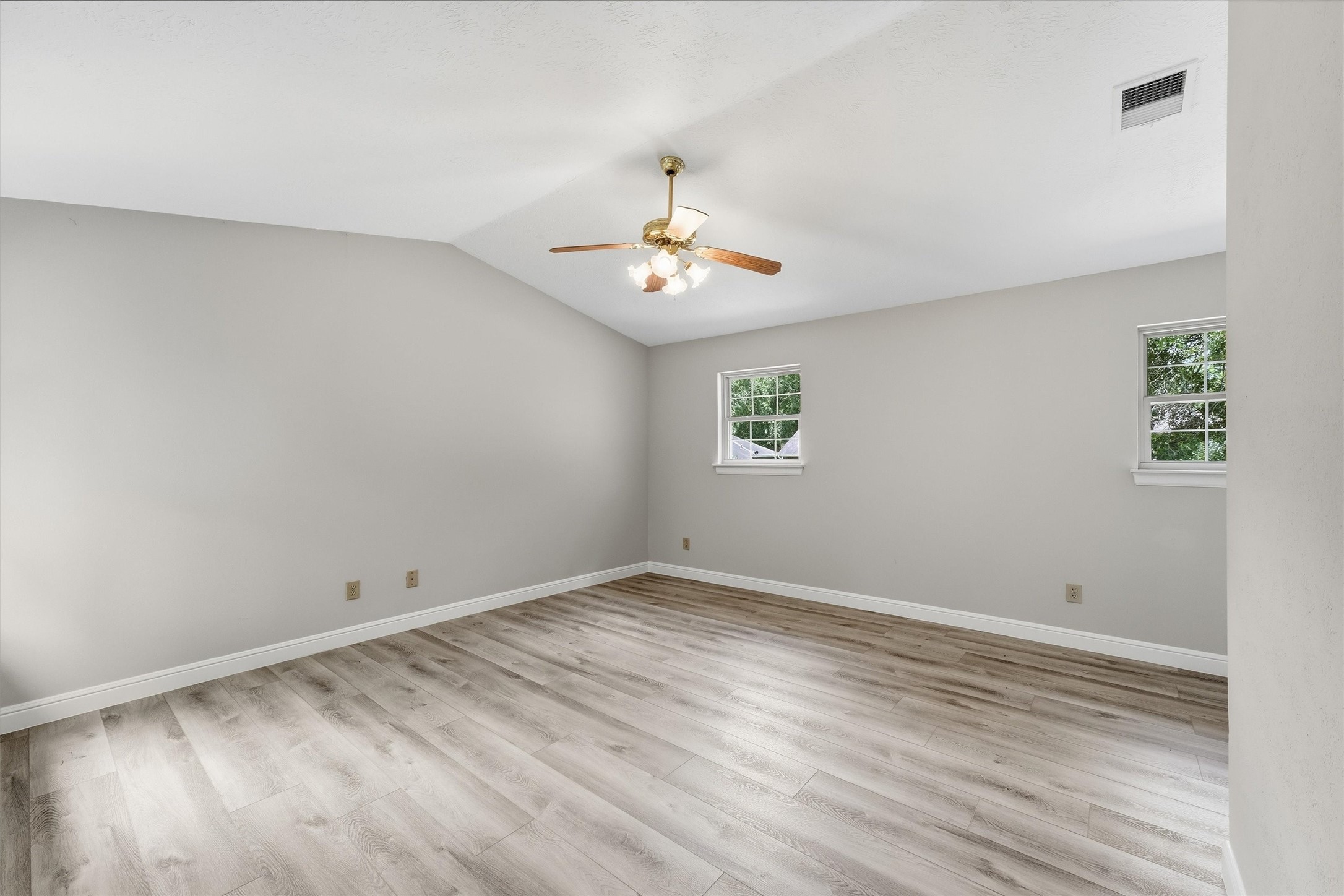 5502 Maple Square Drive Property Photo 26