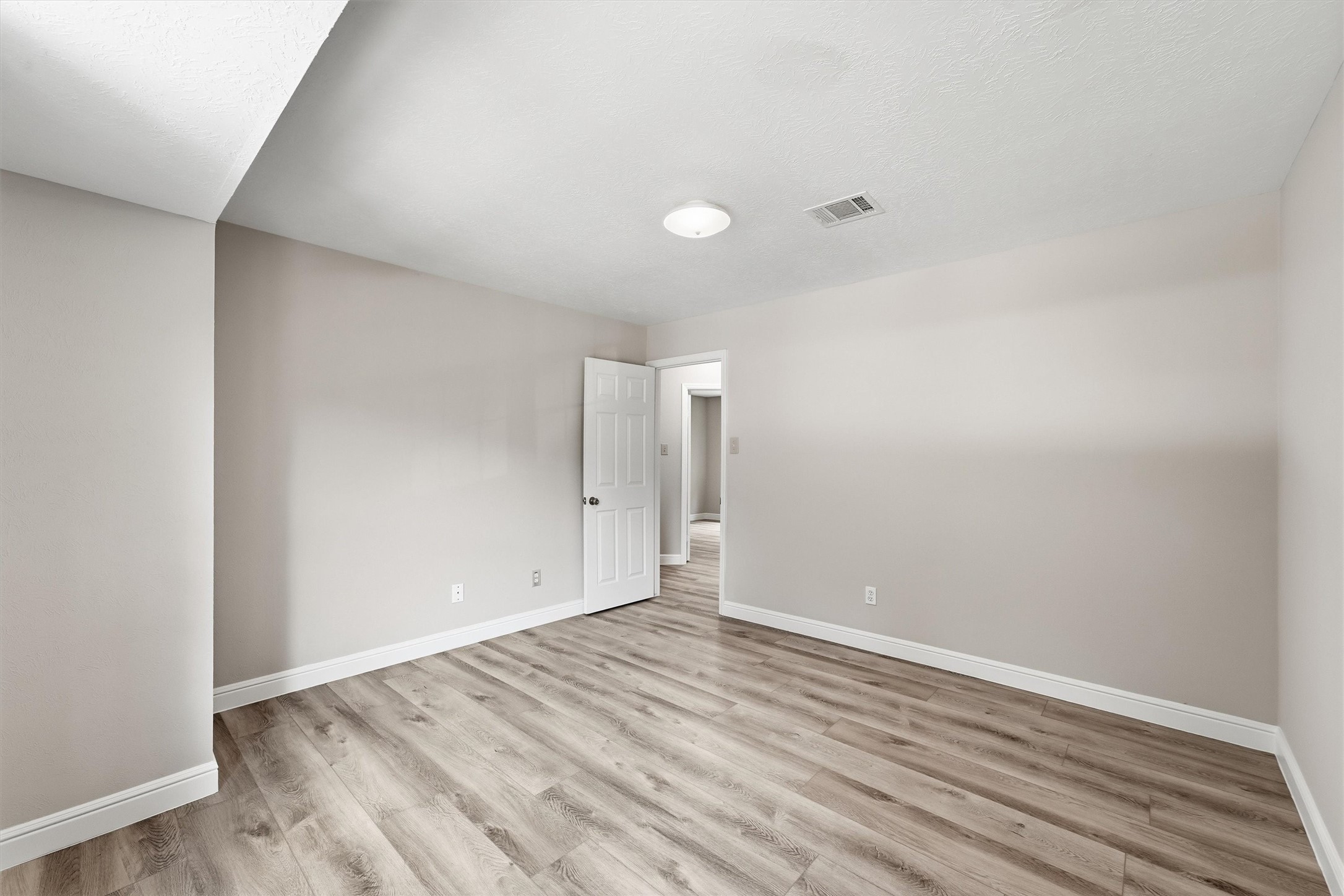 5502 Maple Square Drive Property Photo 31