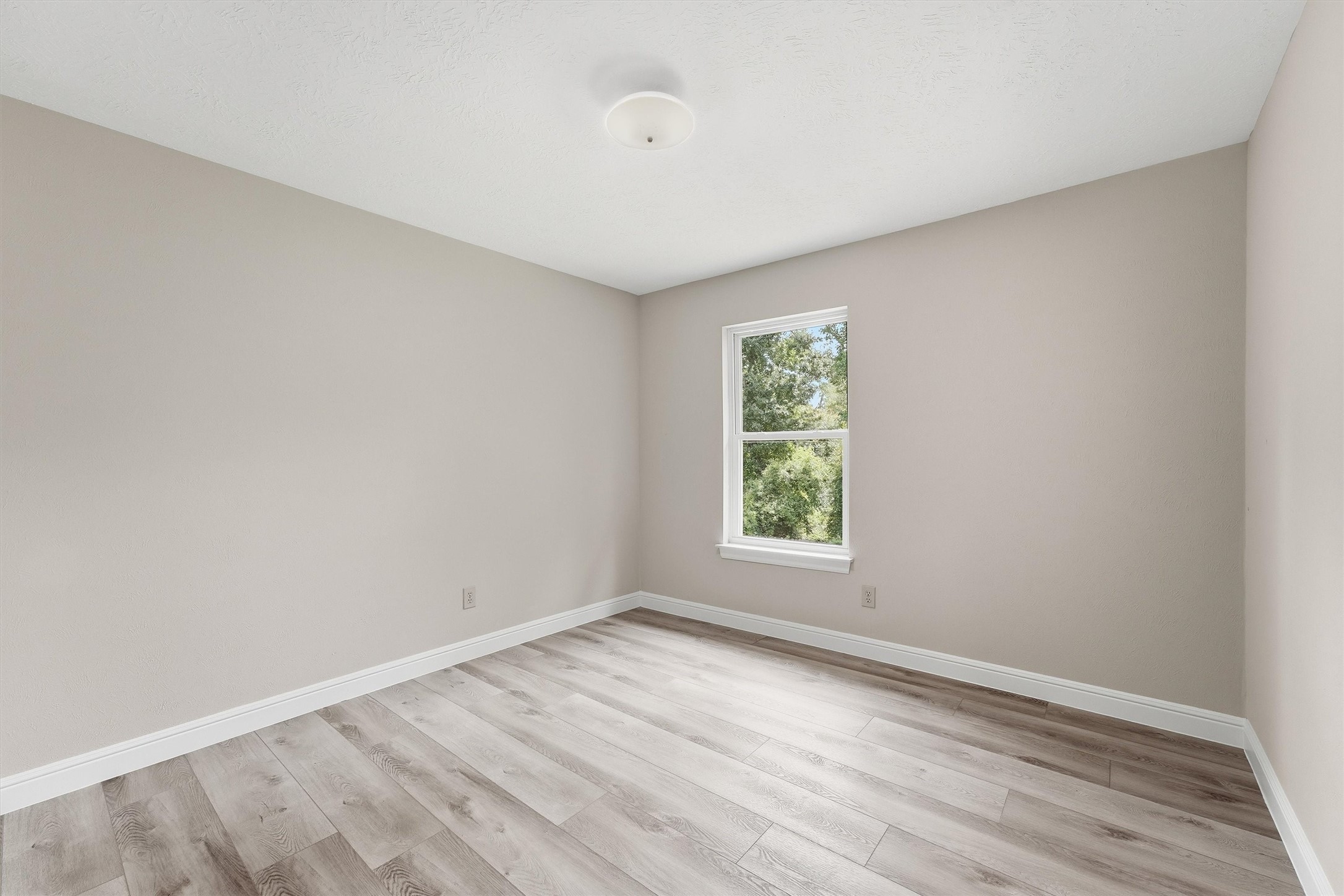 5502 Maple Square Drive Property Photo 34
