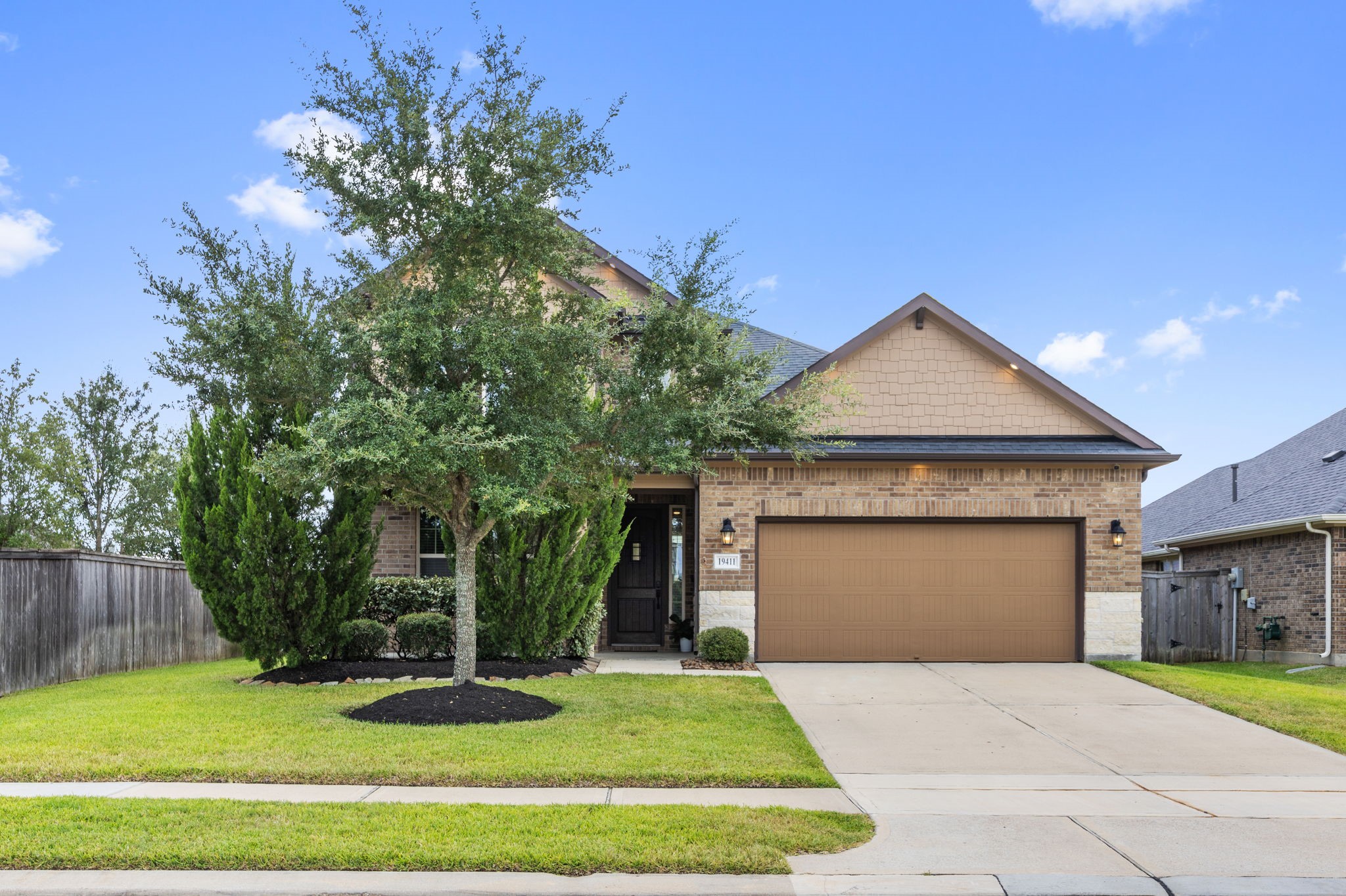 19411 Gray Mare Drive Property Photo 2