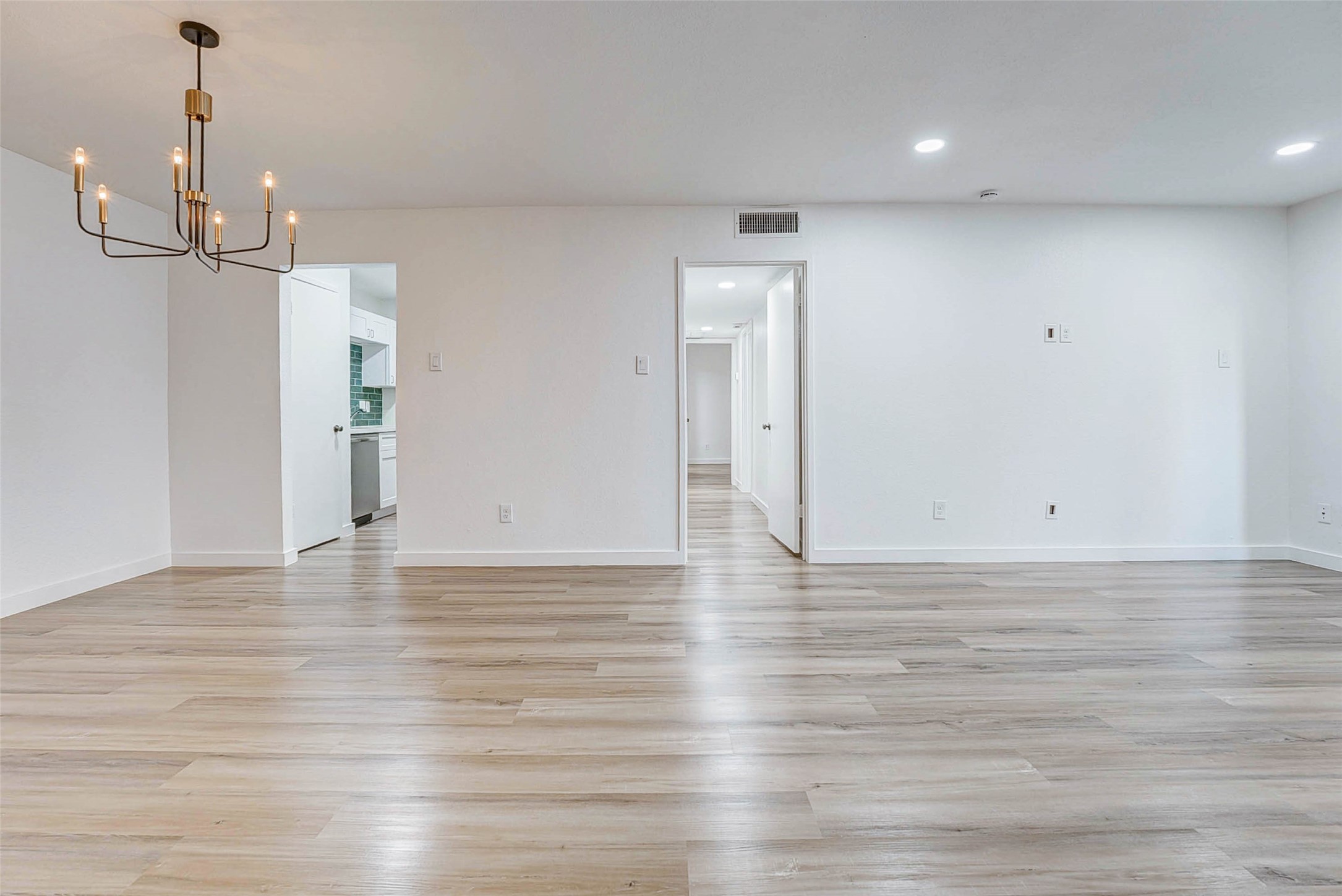 7555 Katy Freeway 55 Property Photo 8