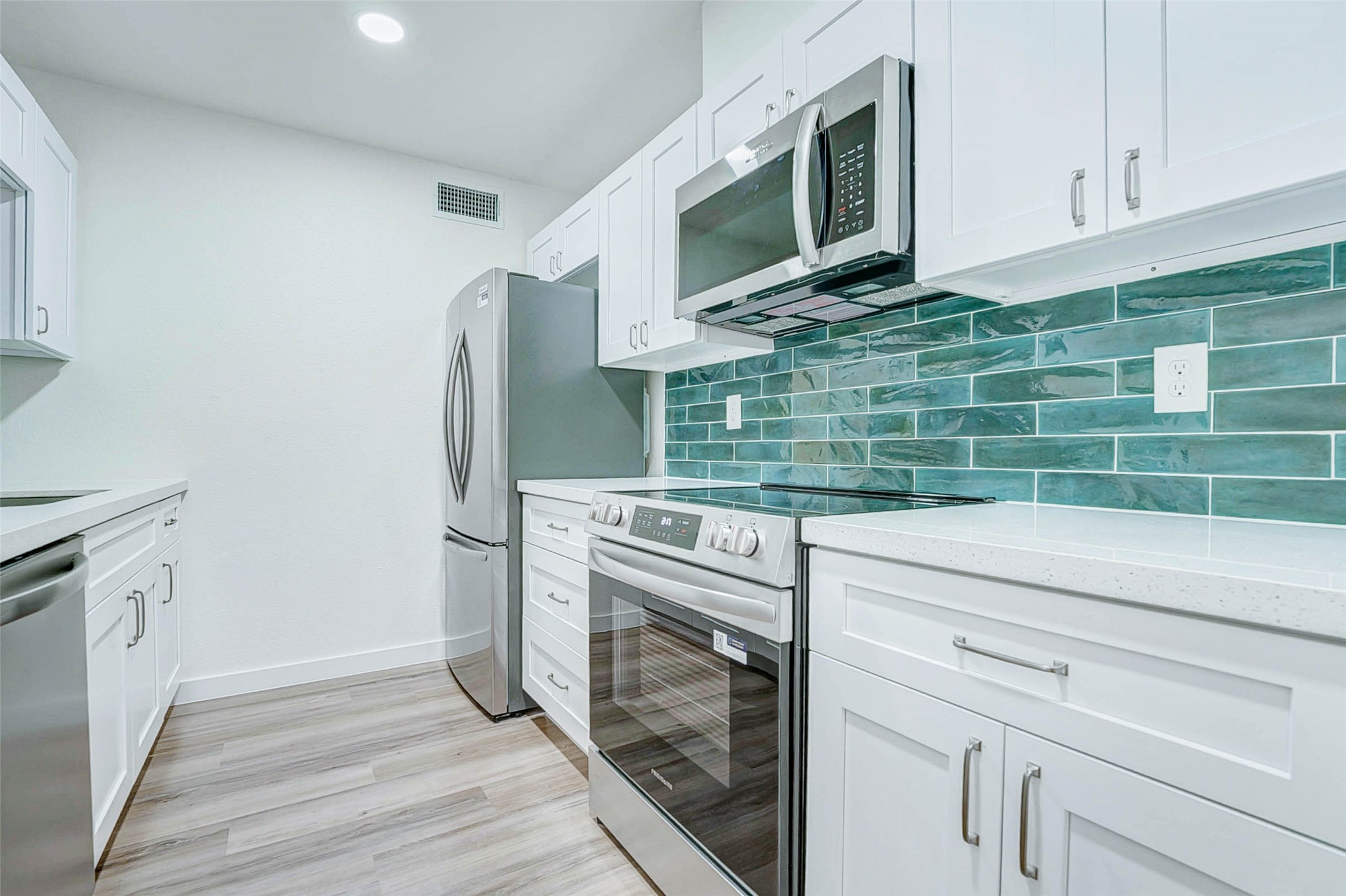 7555 Katy Freeway 55 Property Photo 13