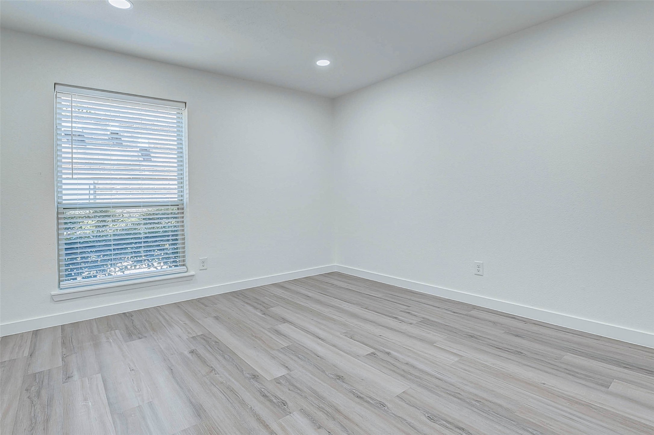 7555 Katy Freeway 55 Property Photo 16