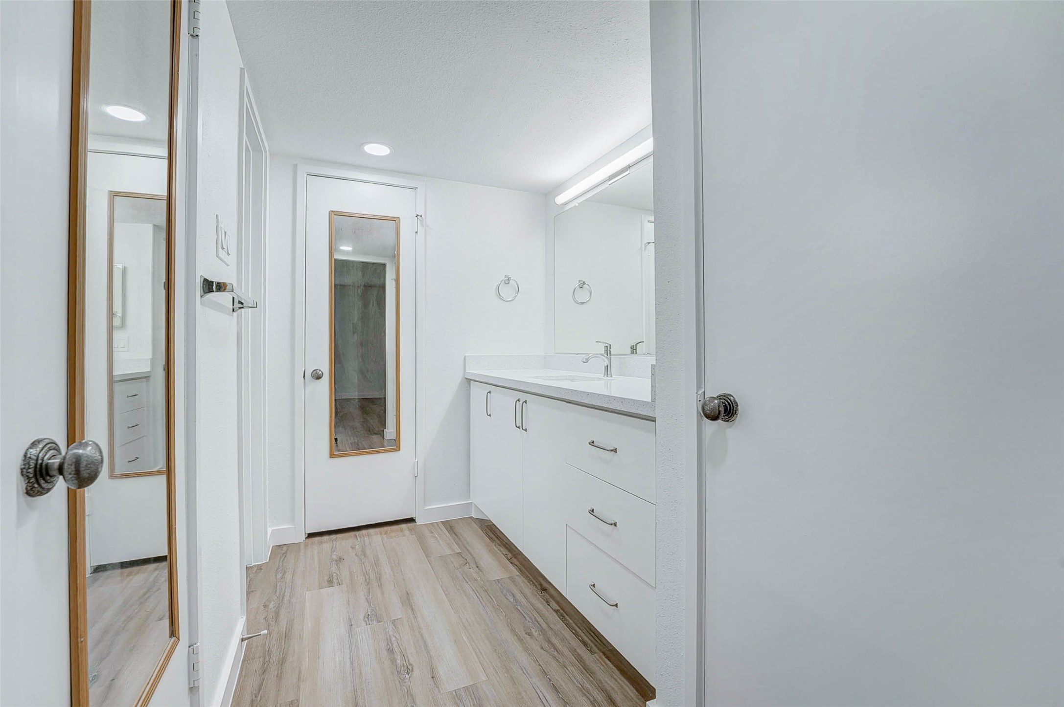 7555 Katy Freeway 55 Property Photo 25