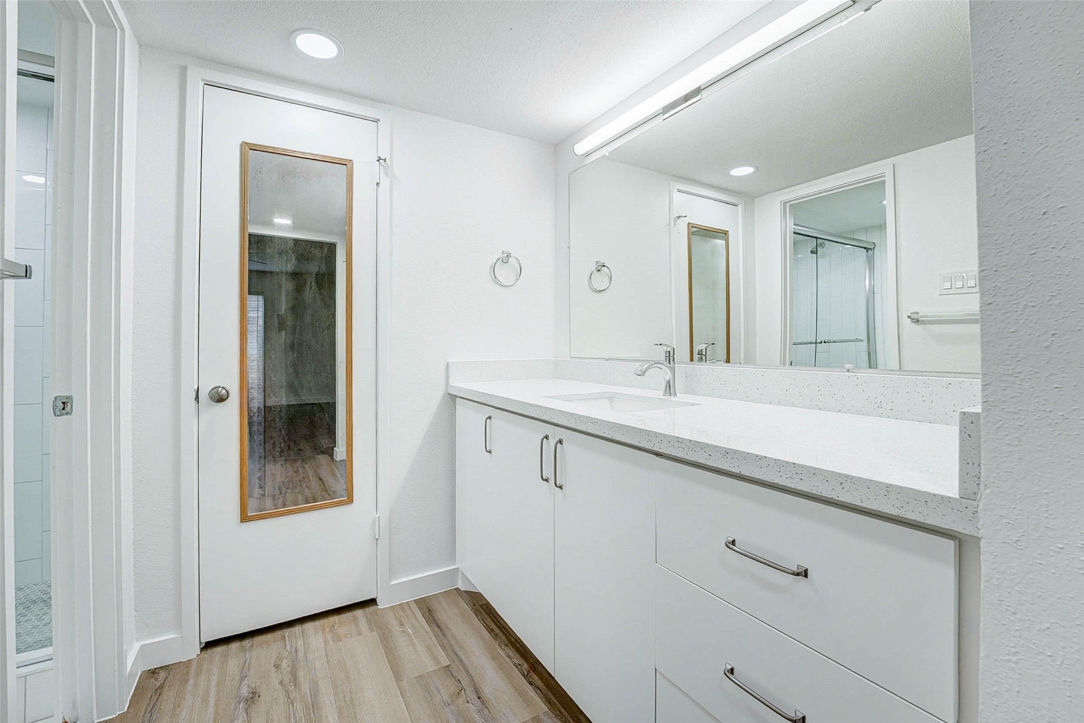 7555 Katy Freeway 55 Property Photo 27