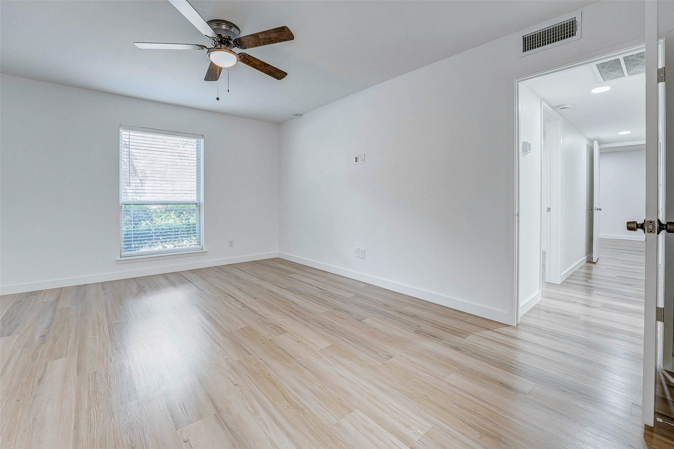 7555 Katy Freeway 55 Property Photo 31