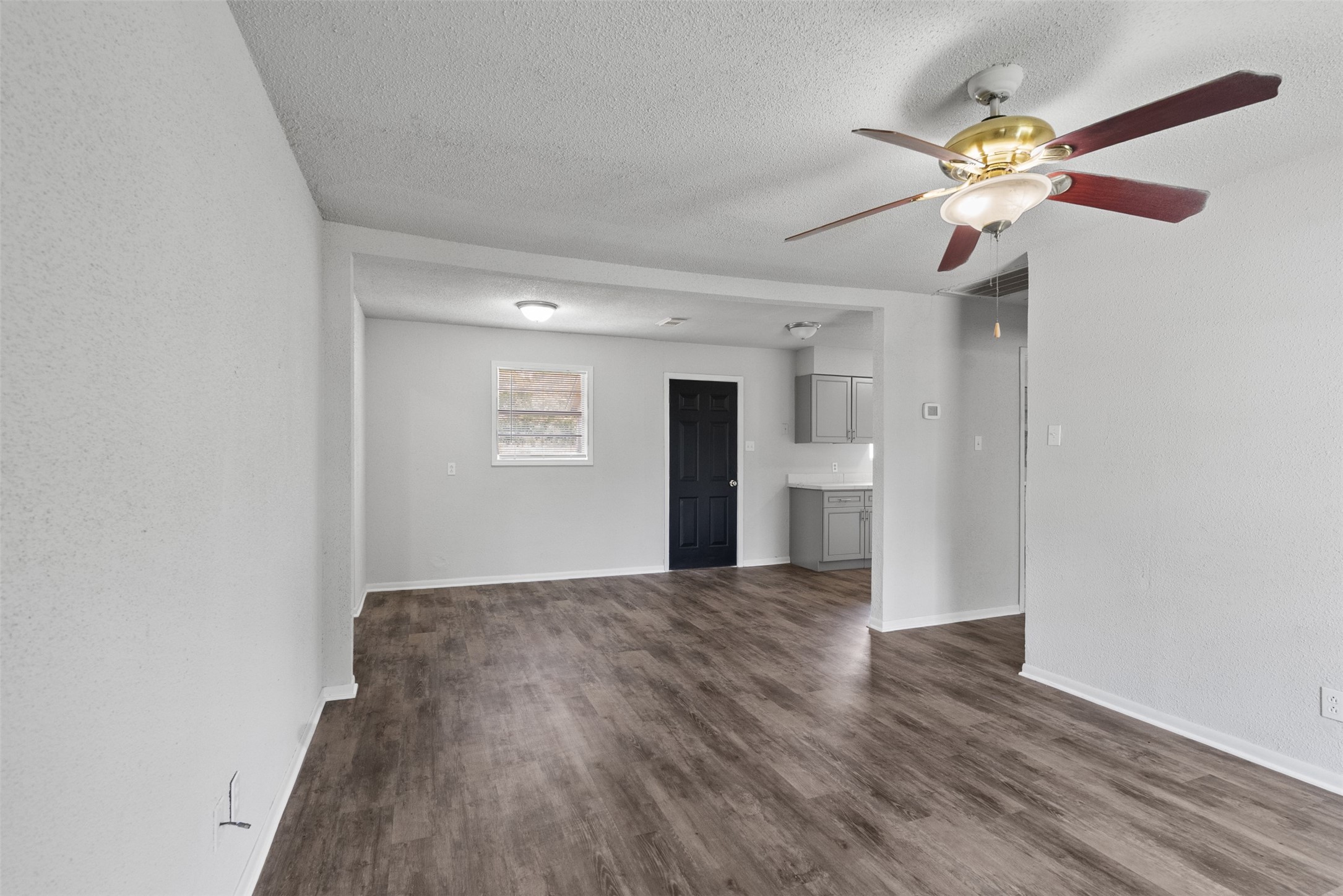 815 Rugeley Street Property Photo 6