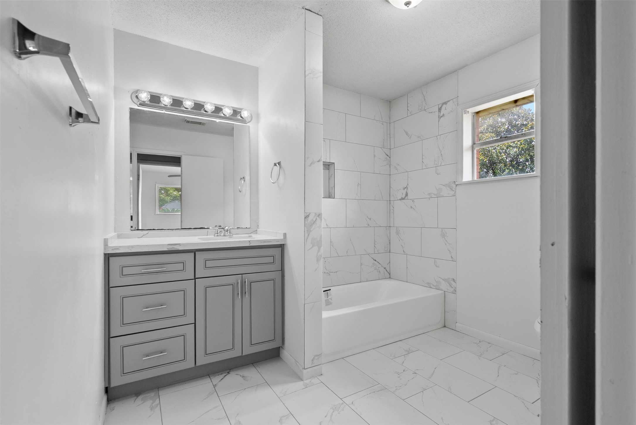 815 Rugeley Street Property Photo 13