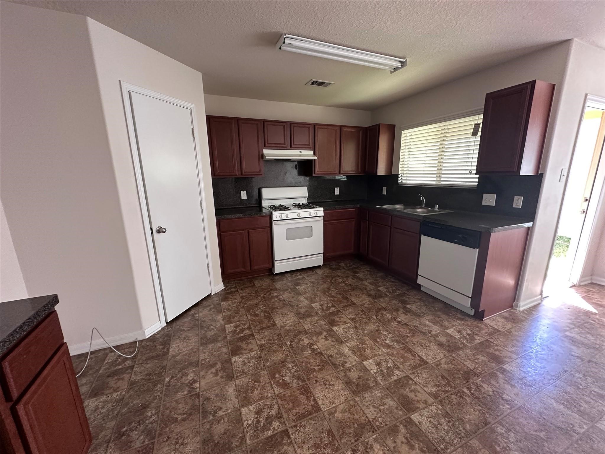 5110 Ivy Fair Way Property Photo 2