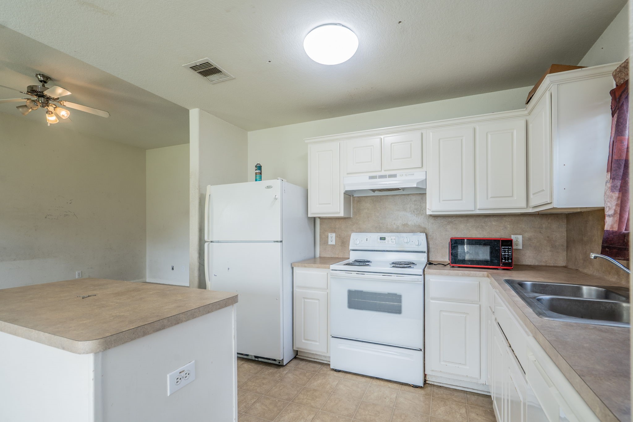 7122 Timber Moss Lane Property Photo 6