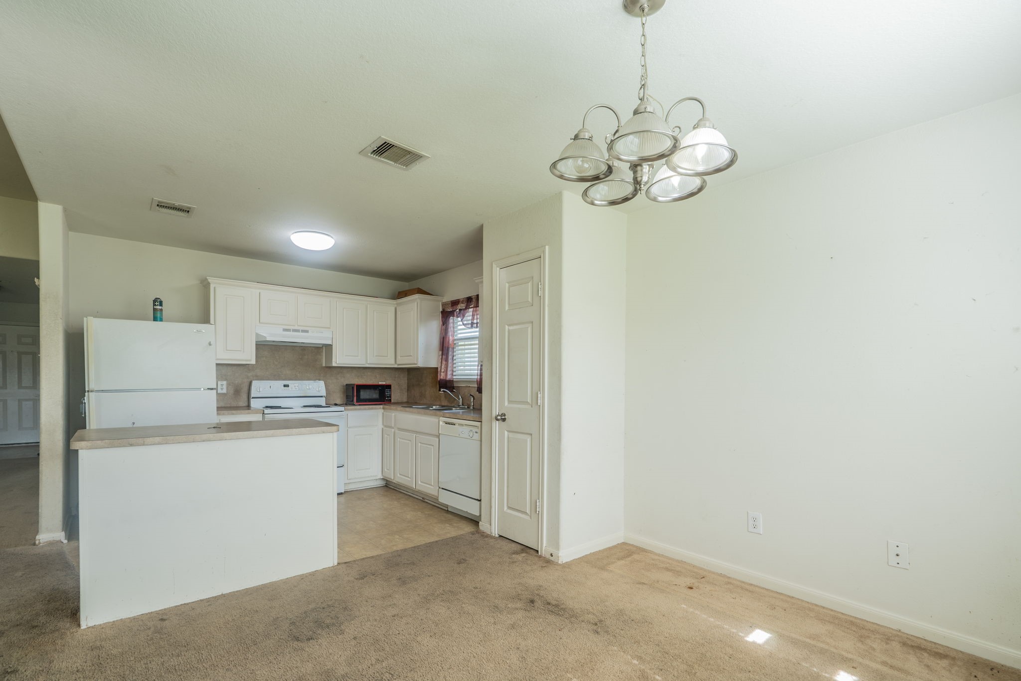 7122 Timber Moss Lane Property Photo 7