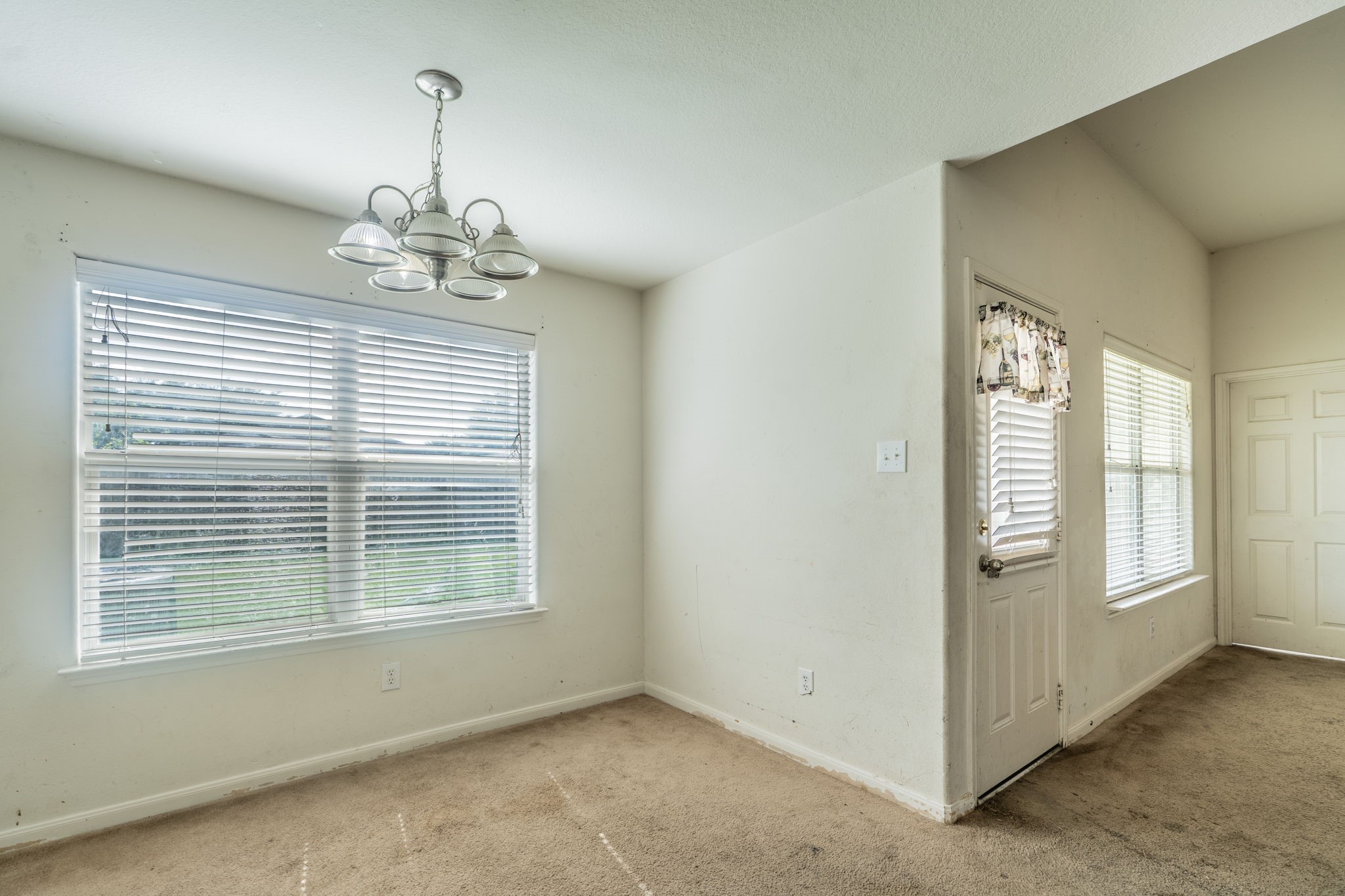 7122 Timber Moss Lane Property Photo 8