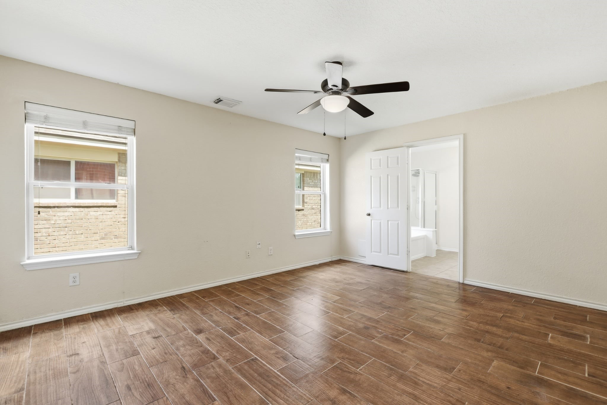 11402 Overland Trail Drive Property Photo 7