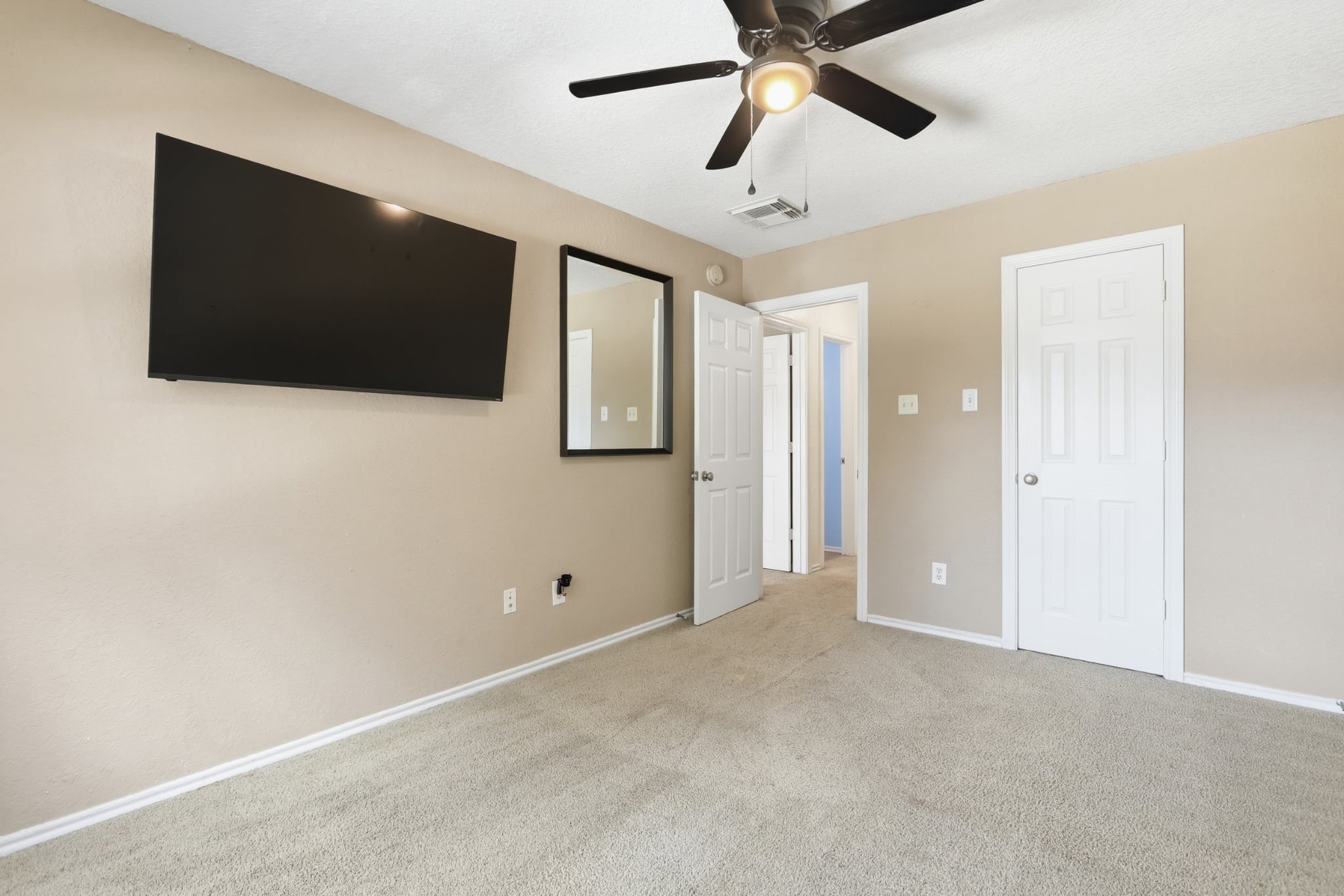 11402 Overland Trail Drive Property Photo 13