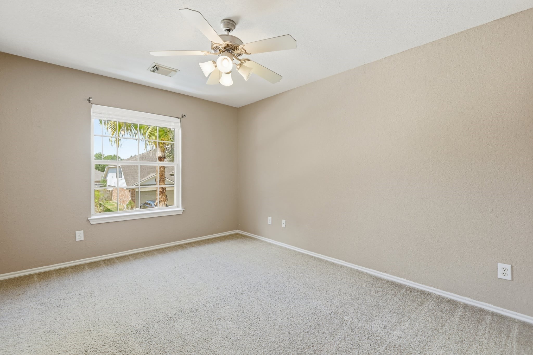11402 Overland Trail Drive Property Photo 14