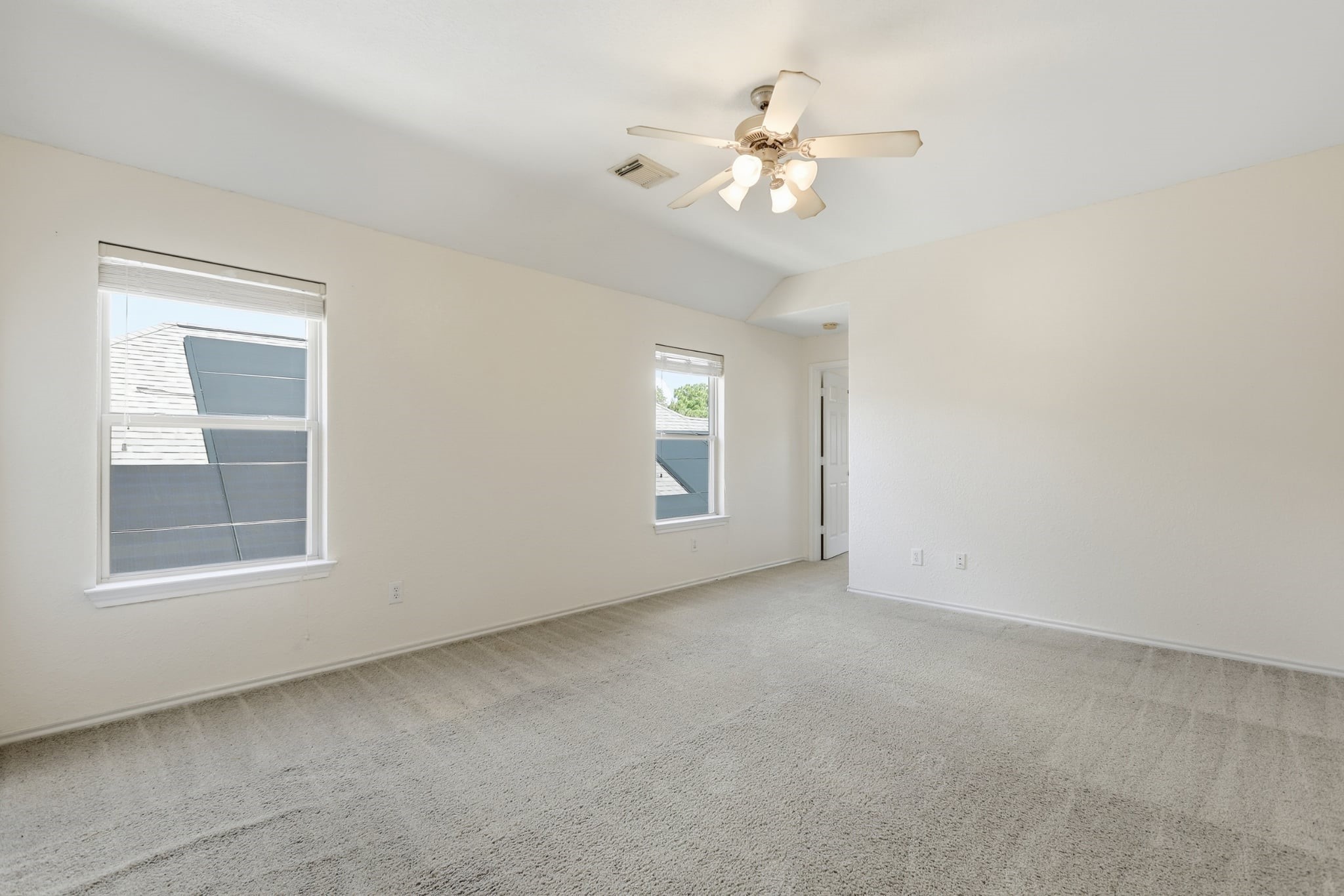 11402 Overland Trail Drive Property Photo 16