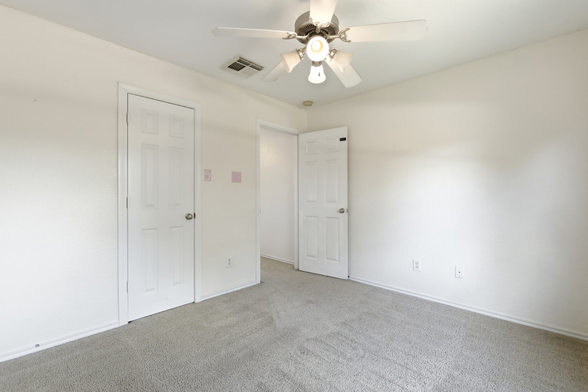 11402 Overland Trail Drive Property Photo 19